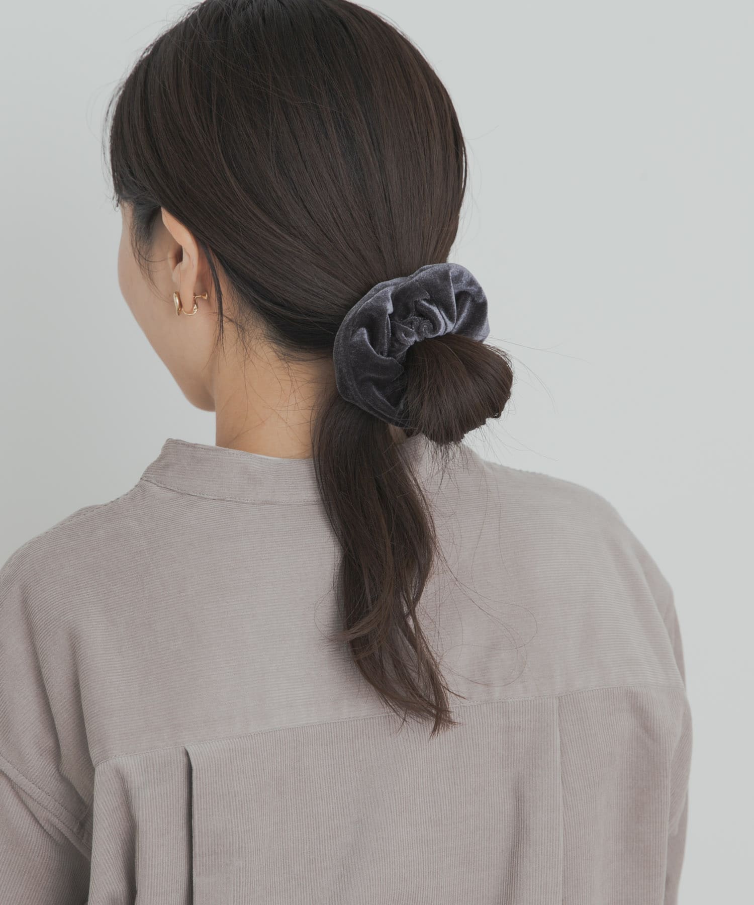 ベロアリボンシュシュ CHARCOAL one