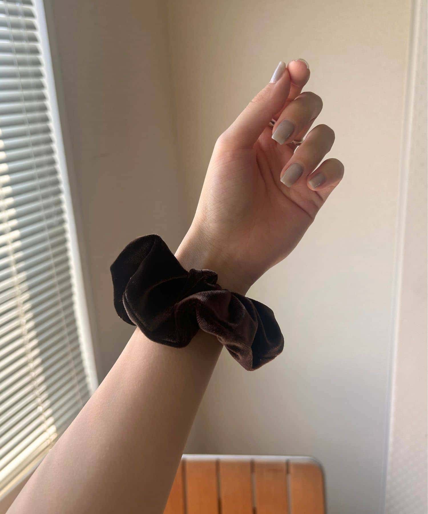 ベロアリボンシュシュ BROWN one