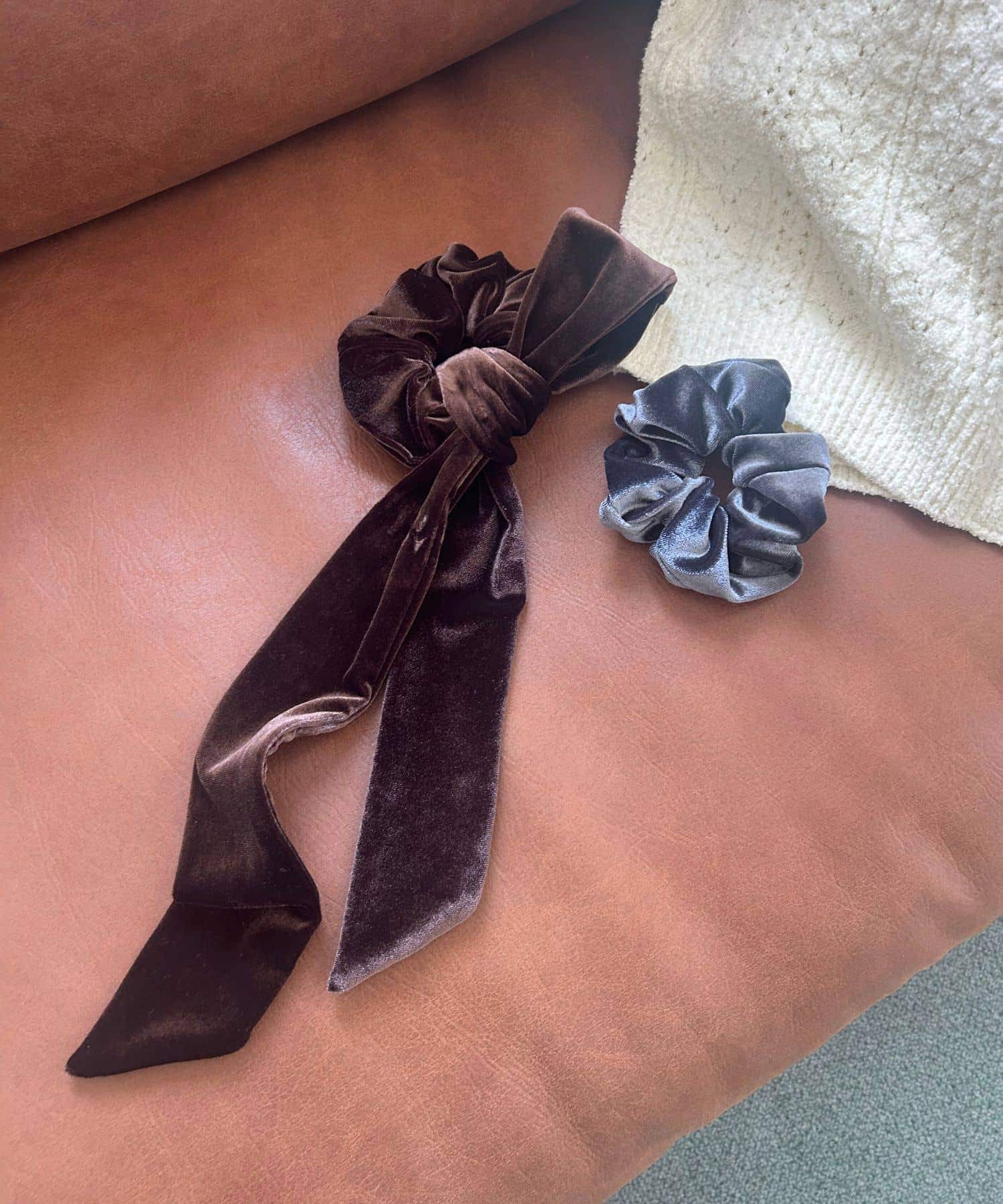 ベロアリボンシュシュ BROWN one