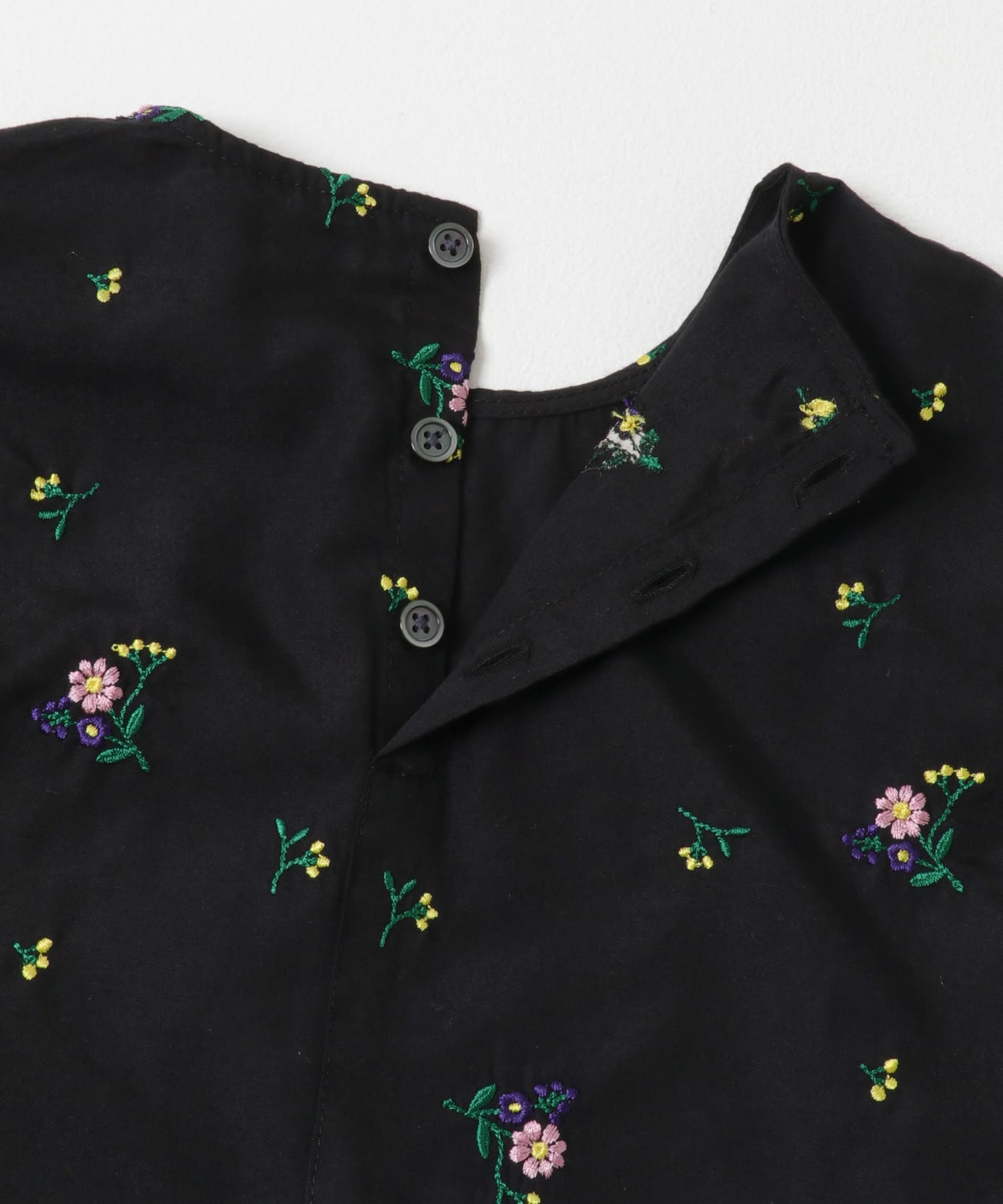 フラワー刺繍袖ボリュームブラウス(KIDS) BLACK 105