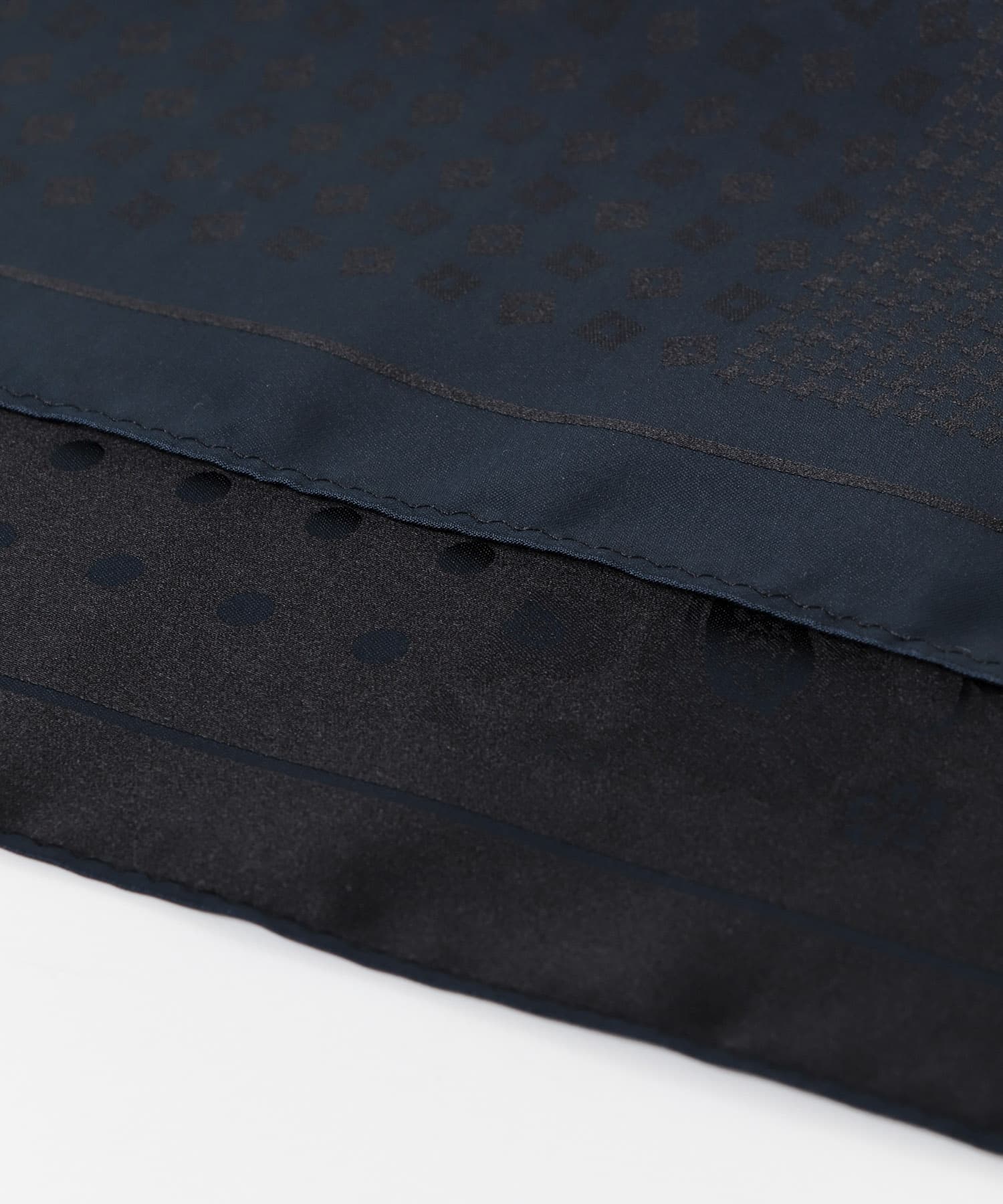 LIFE STYLE TAILOR　シルクジャガード四面チーフ NAVY FREE
