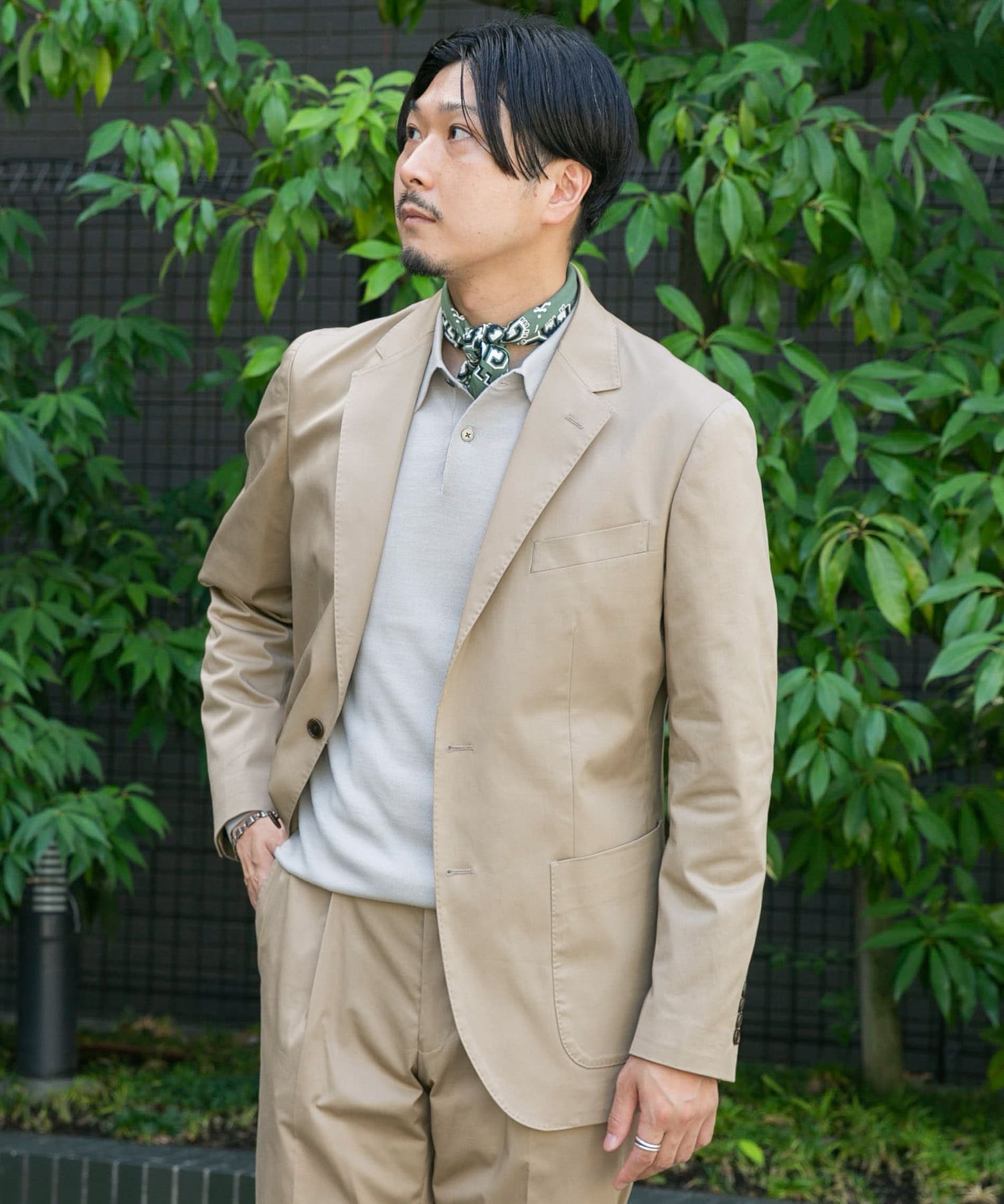 BEIGE