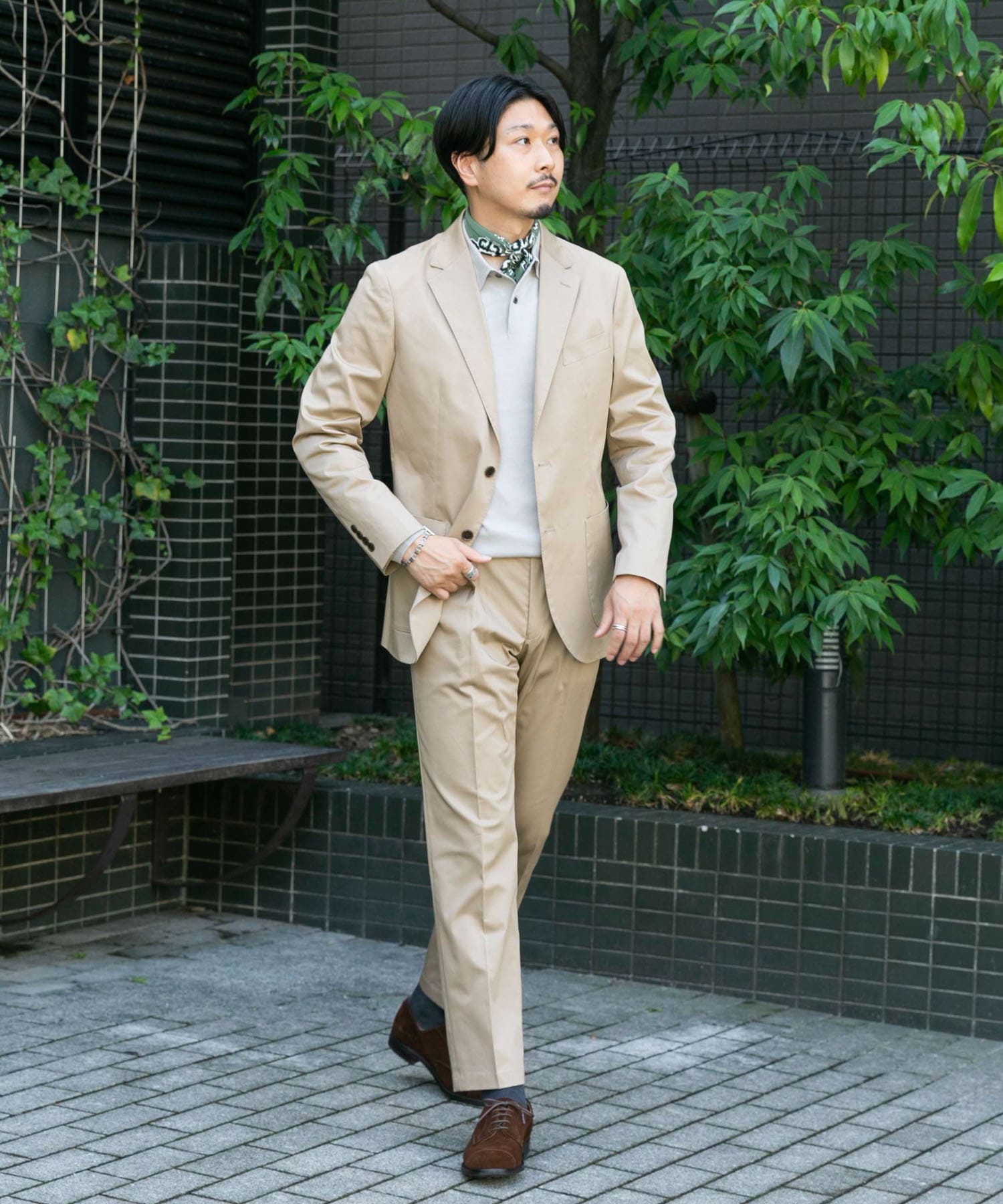 BEIGE