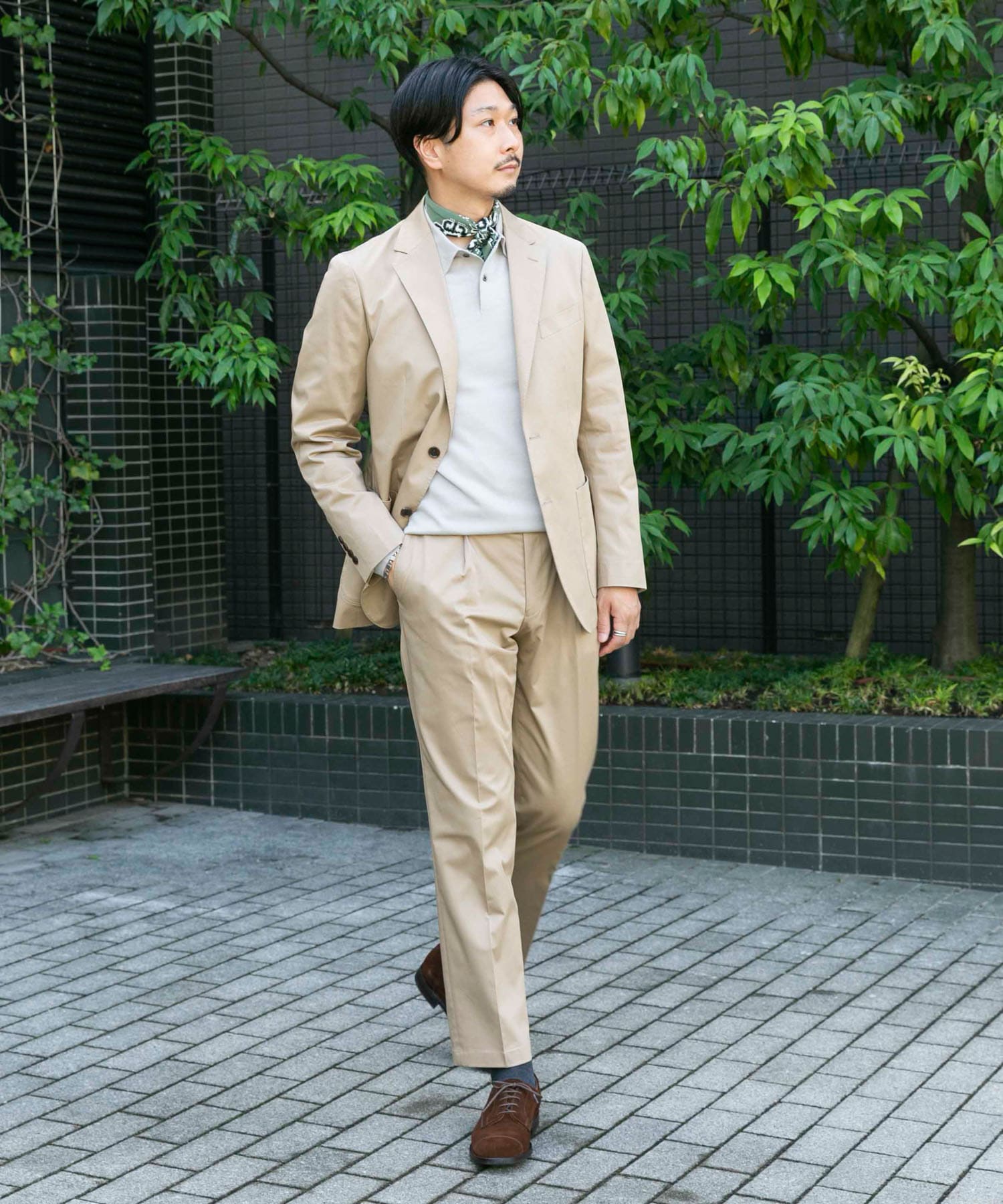 BEIGE