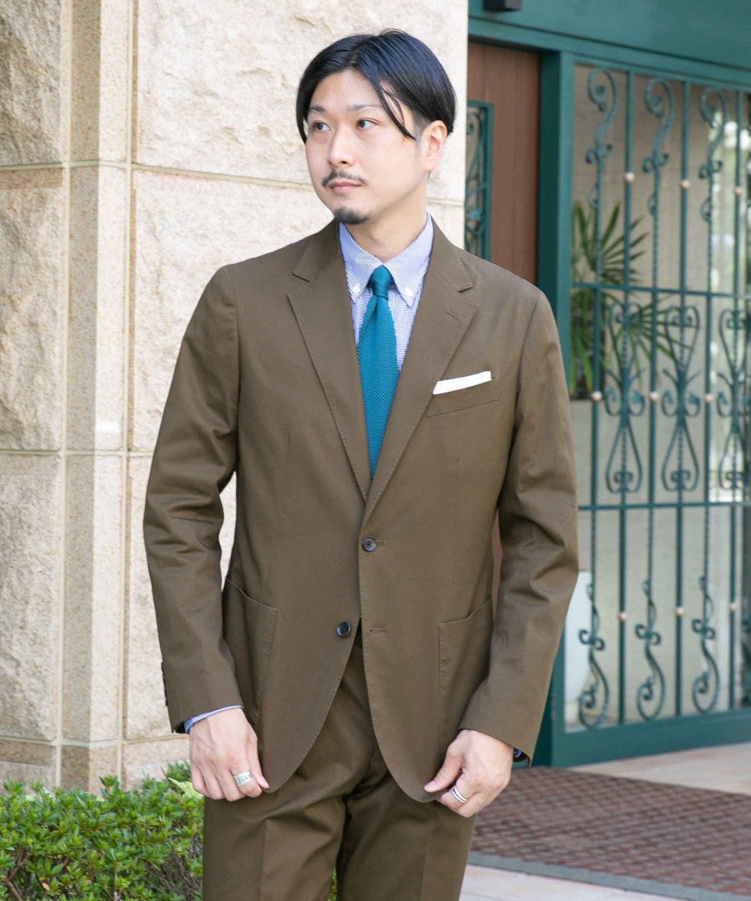 KHAKI