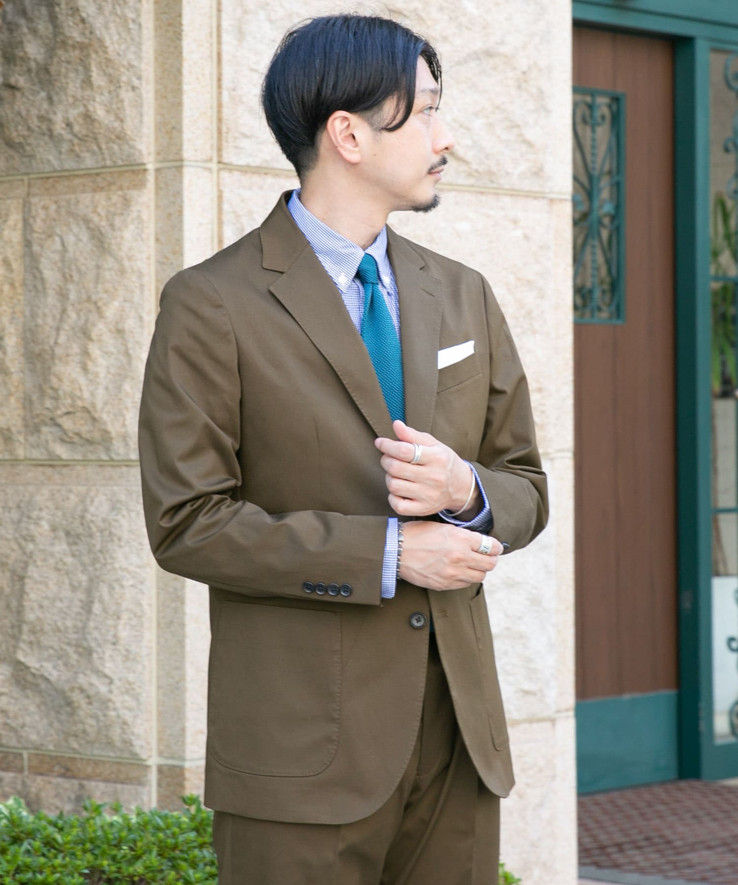 KHAKI