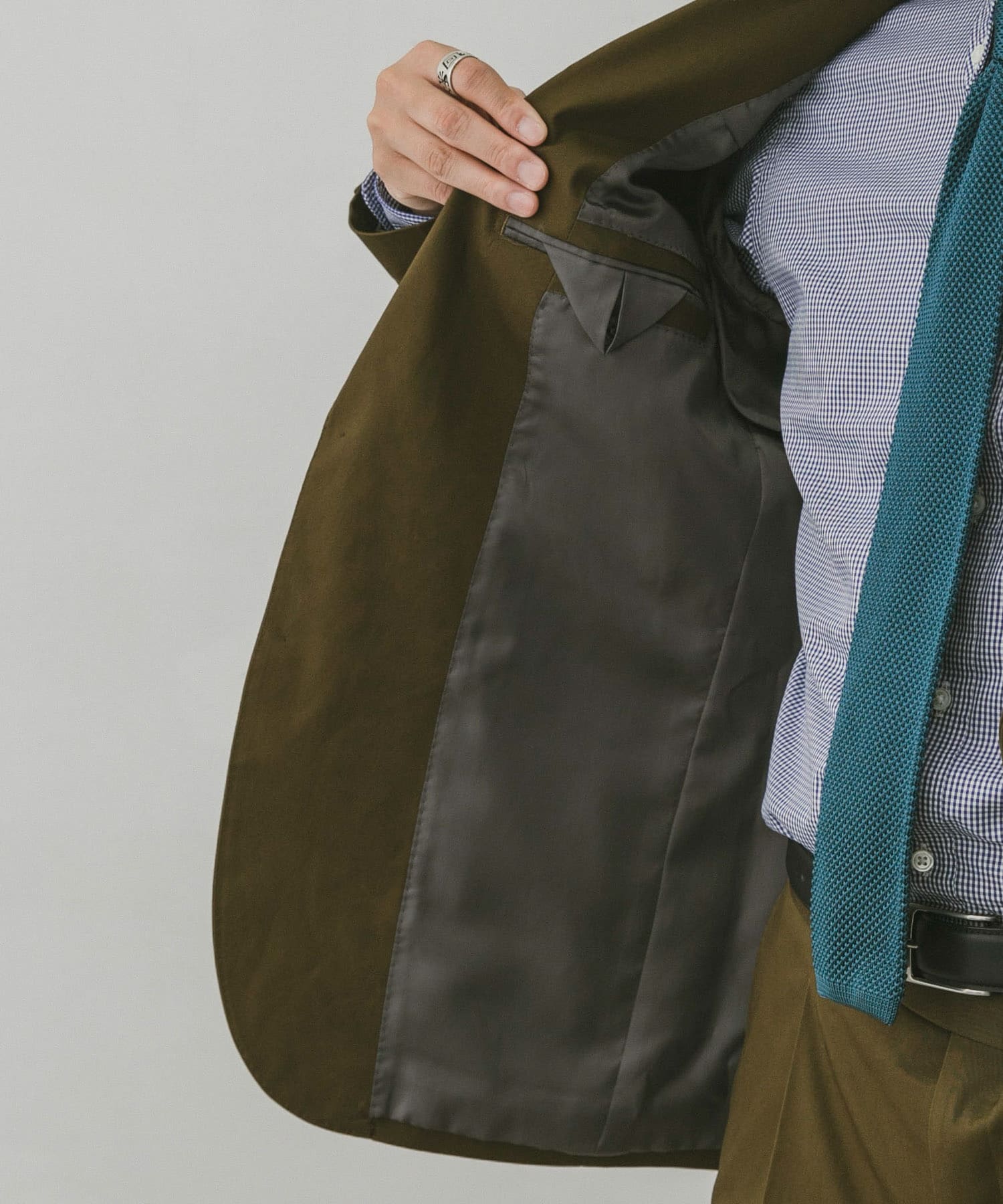 KHAKI