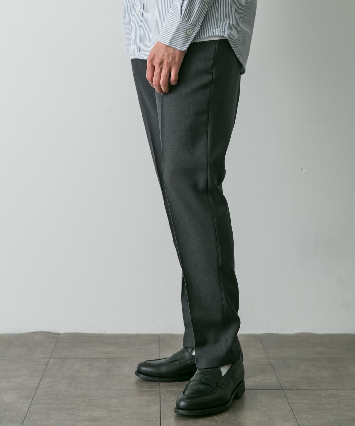 GRAY