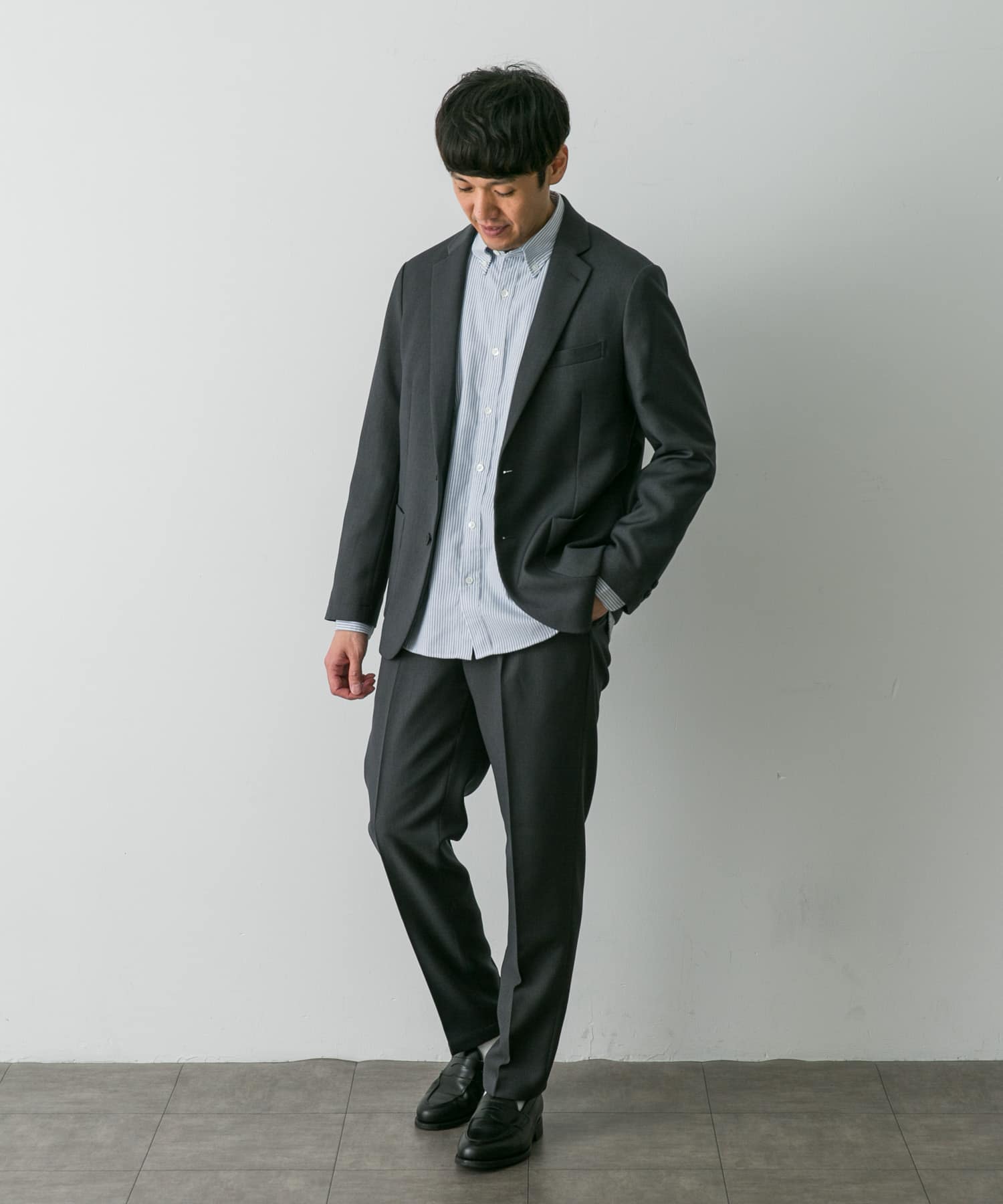 GRAY