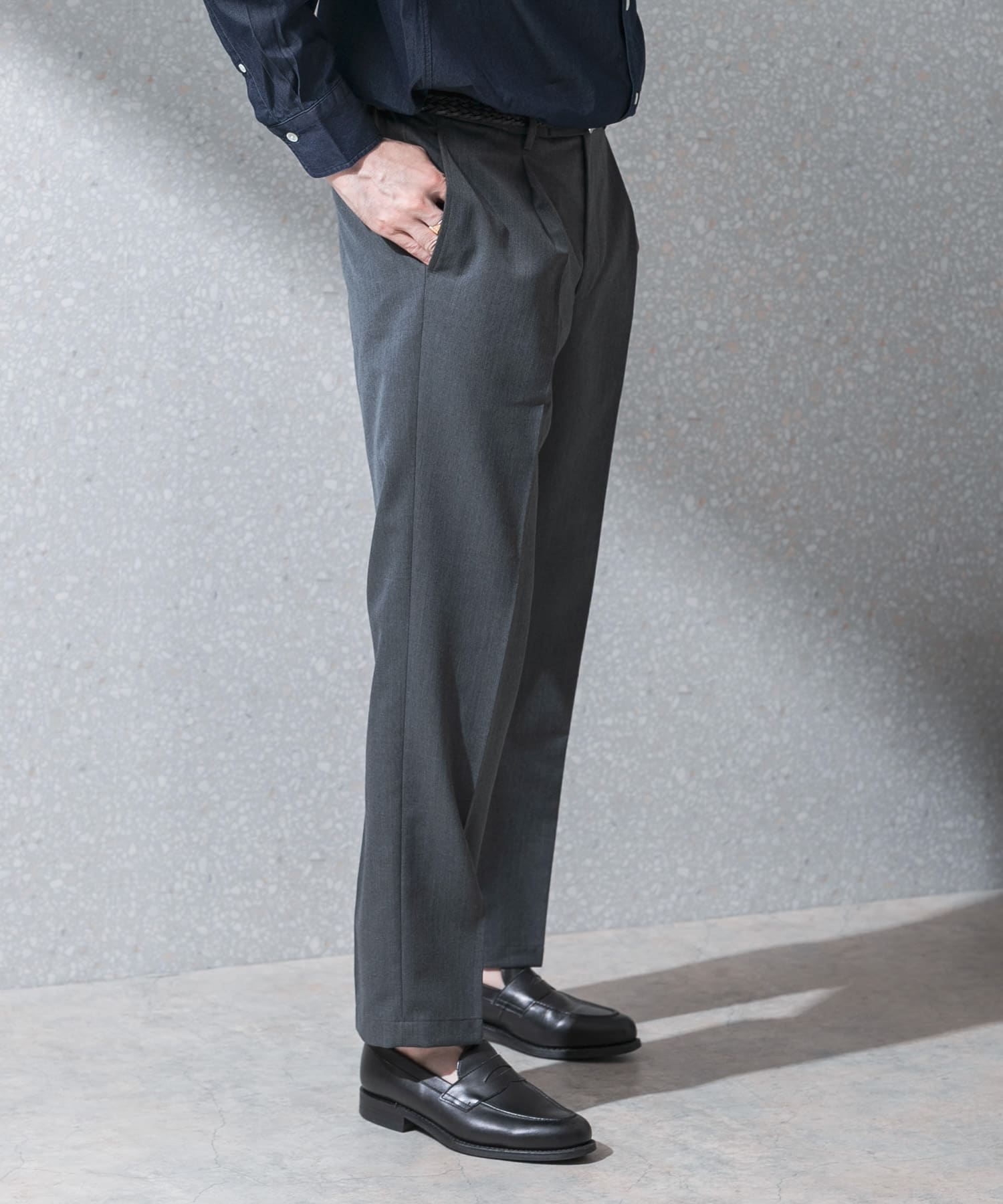 GRAY