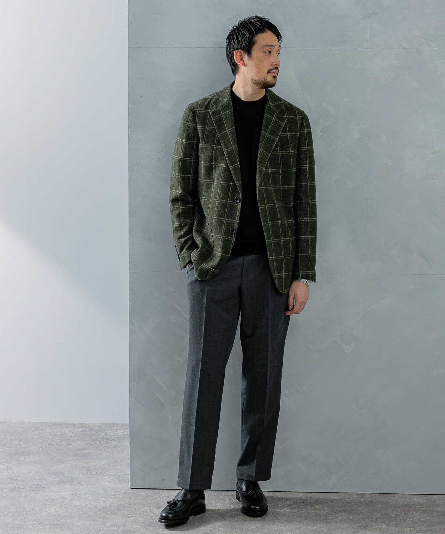 GREEN