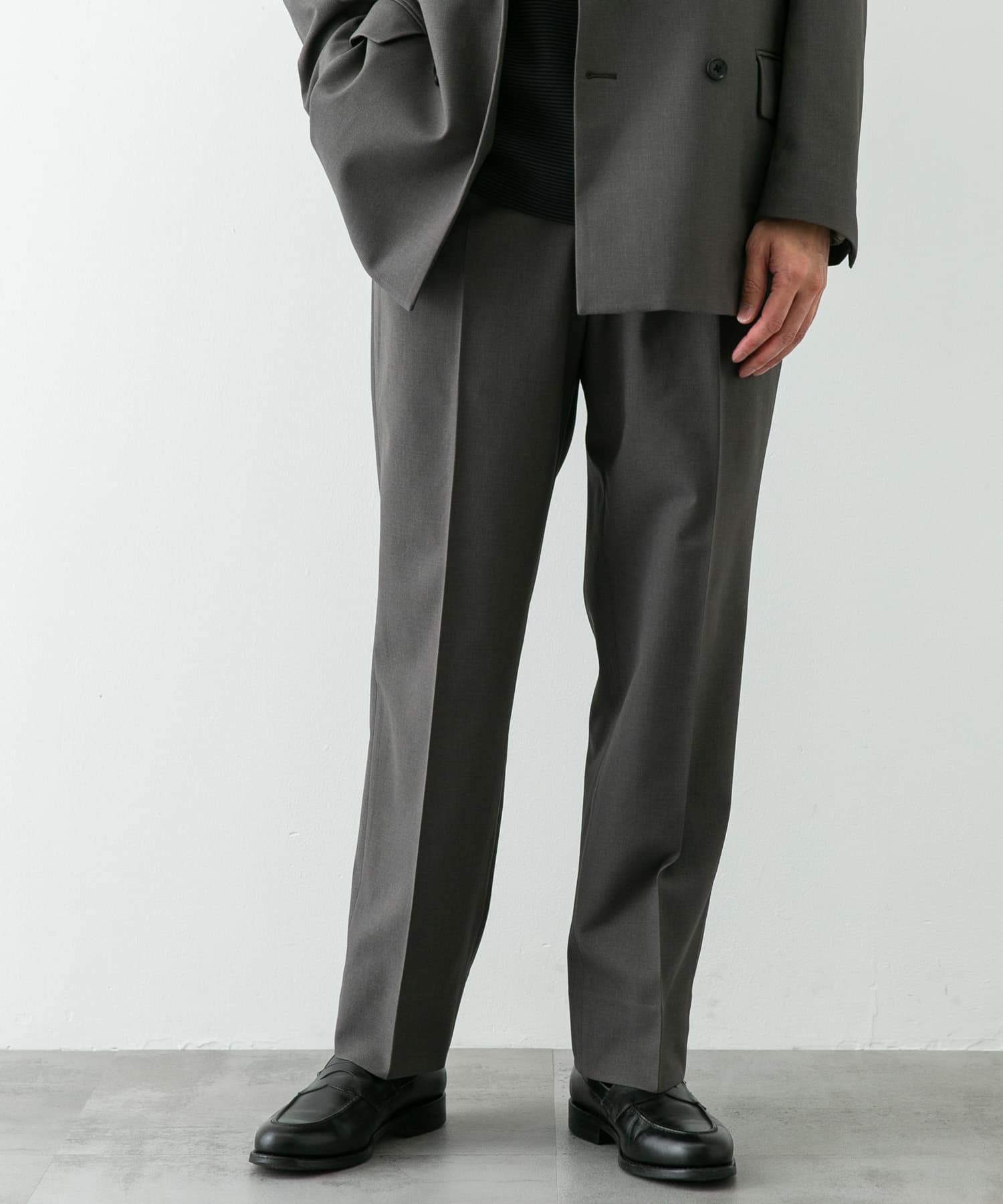 GRAY