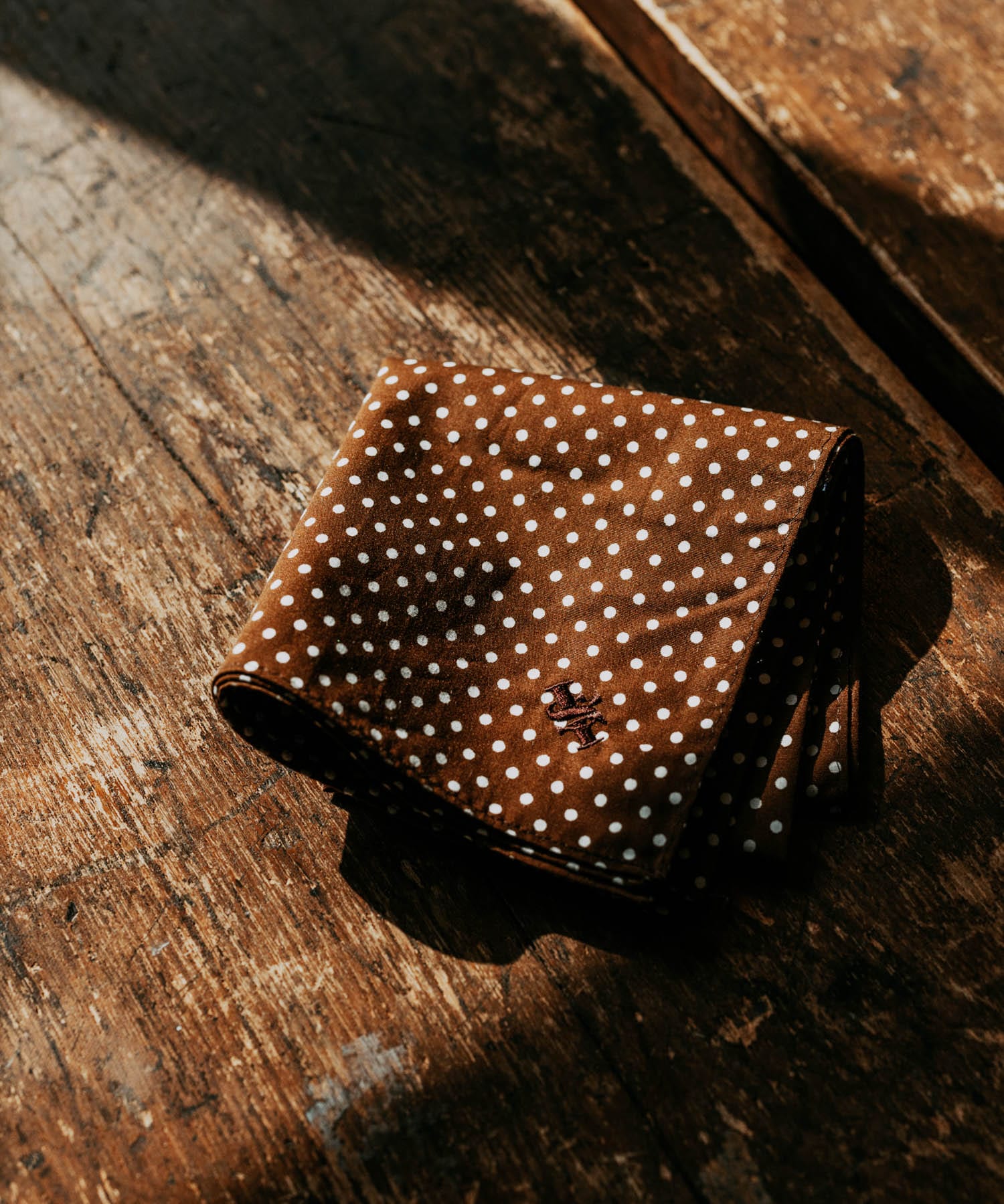 LIFE STYLE TAILOR　ドット柄コットンハンカチ BROWN -