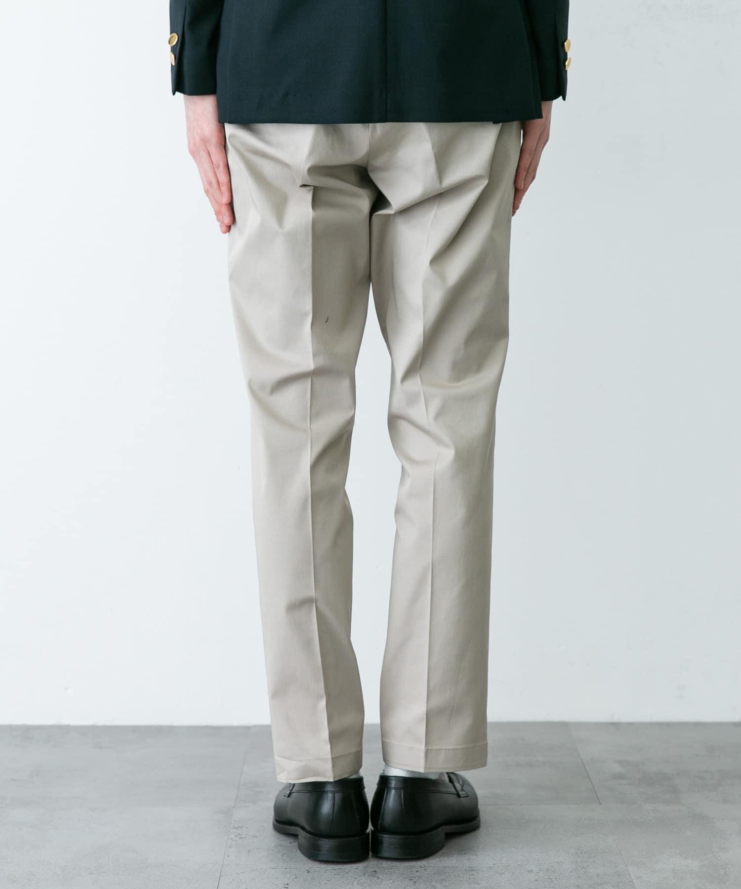 身長：180cm サイズ：48