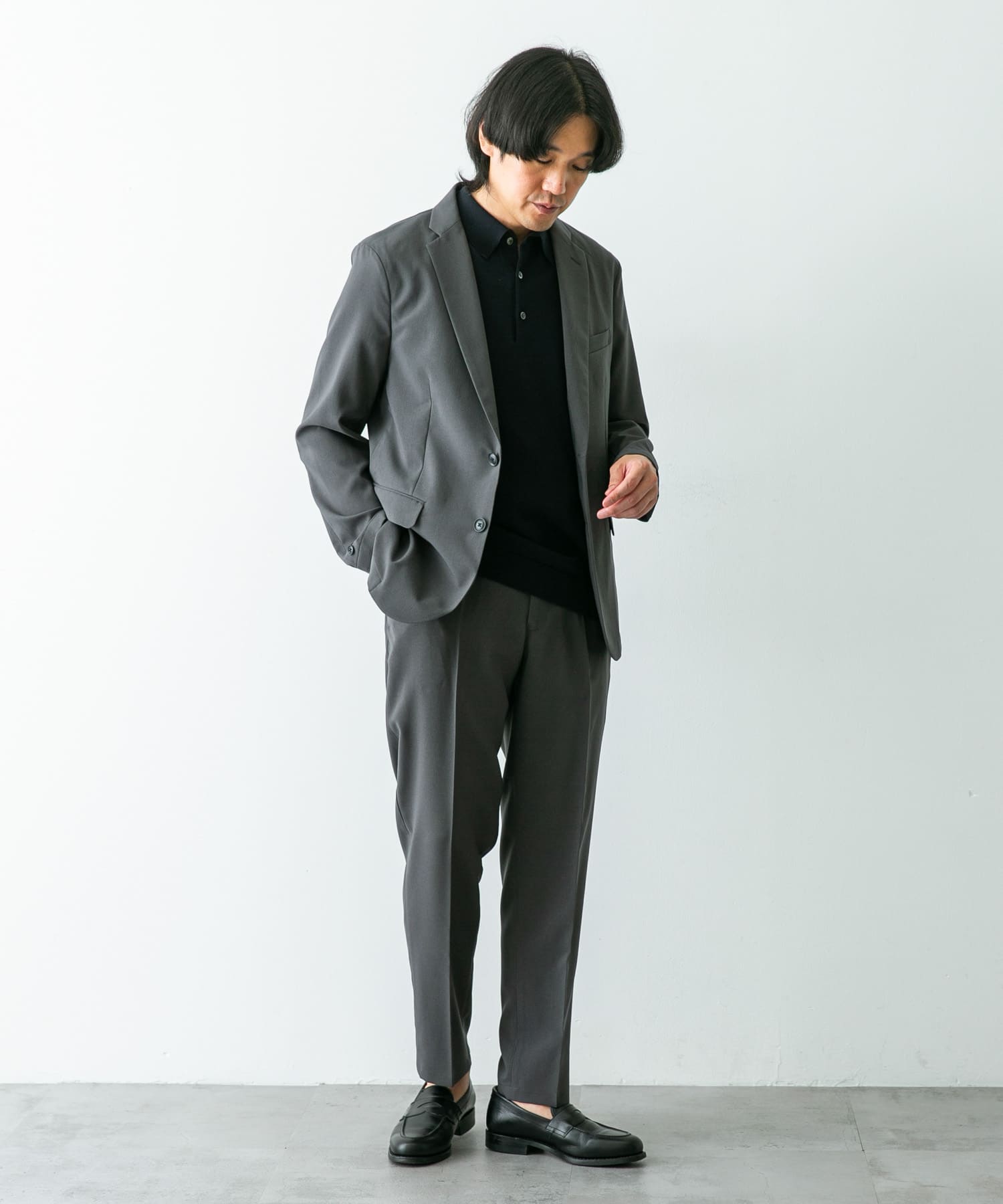 GRAY