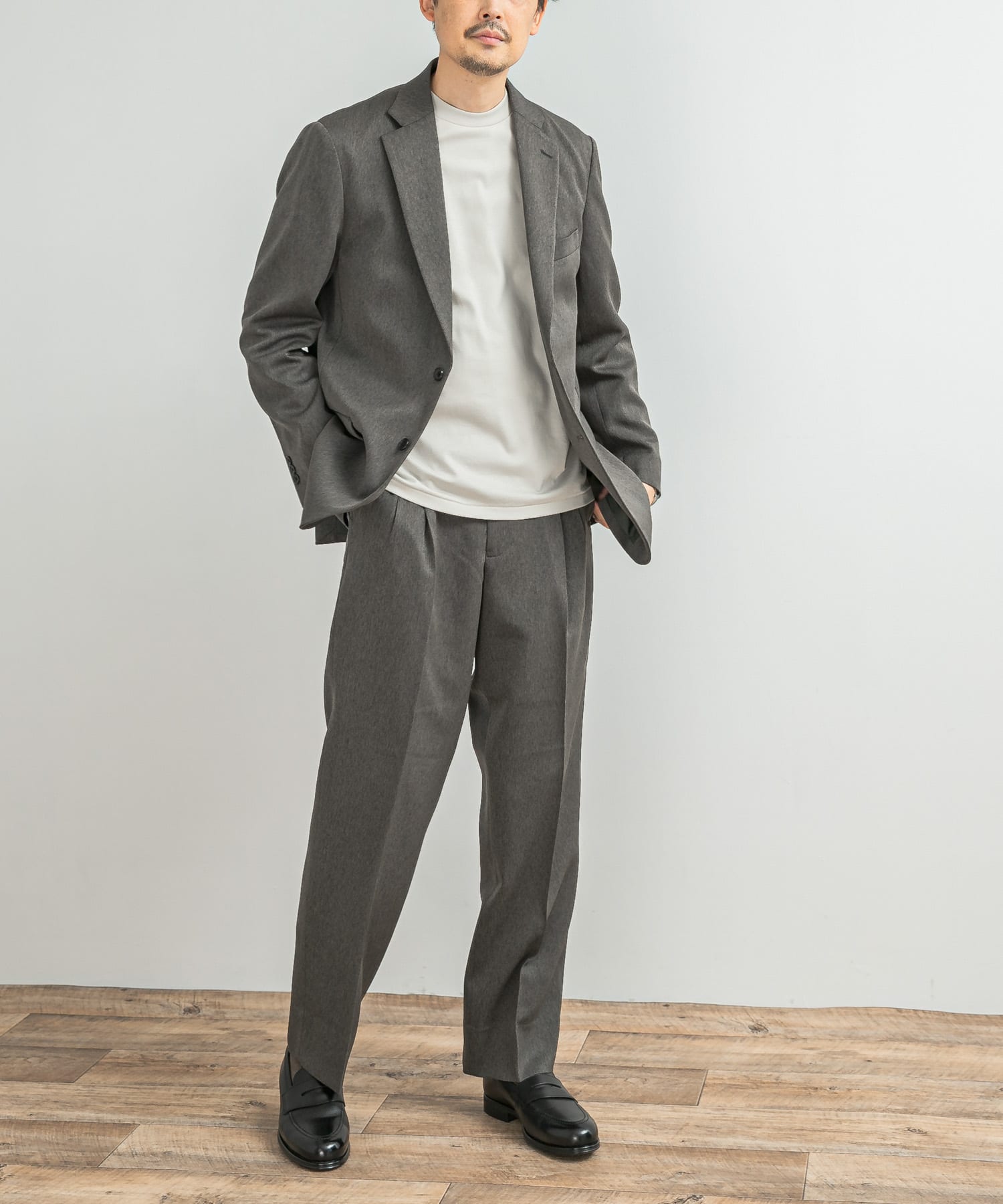 GRAY