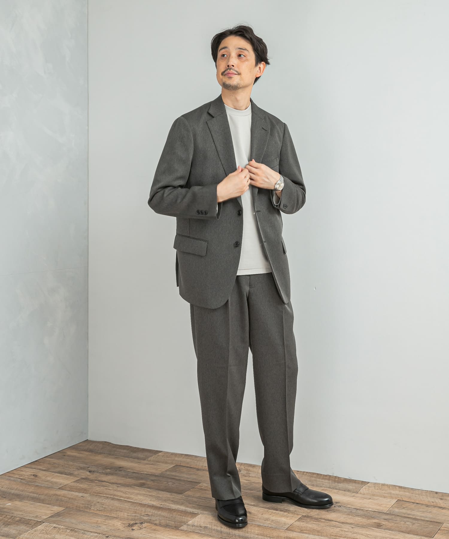 GRAY
