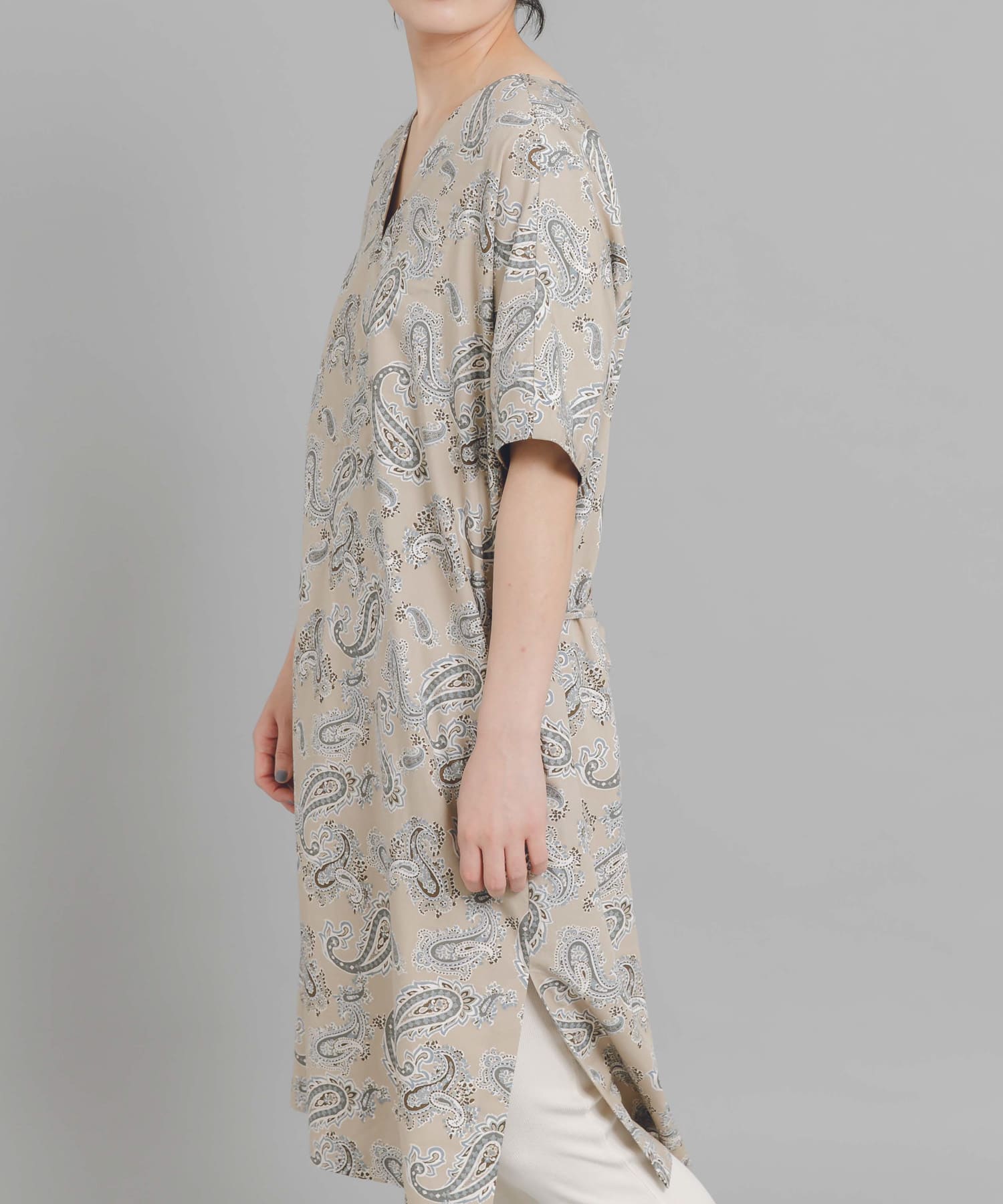 White Label　CRウェザーカフタンチュニックワンピース PAISLEY one