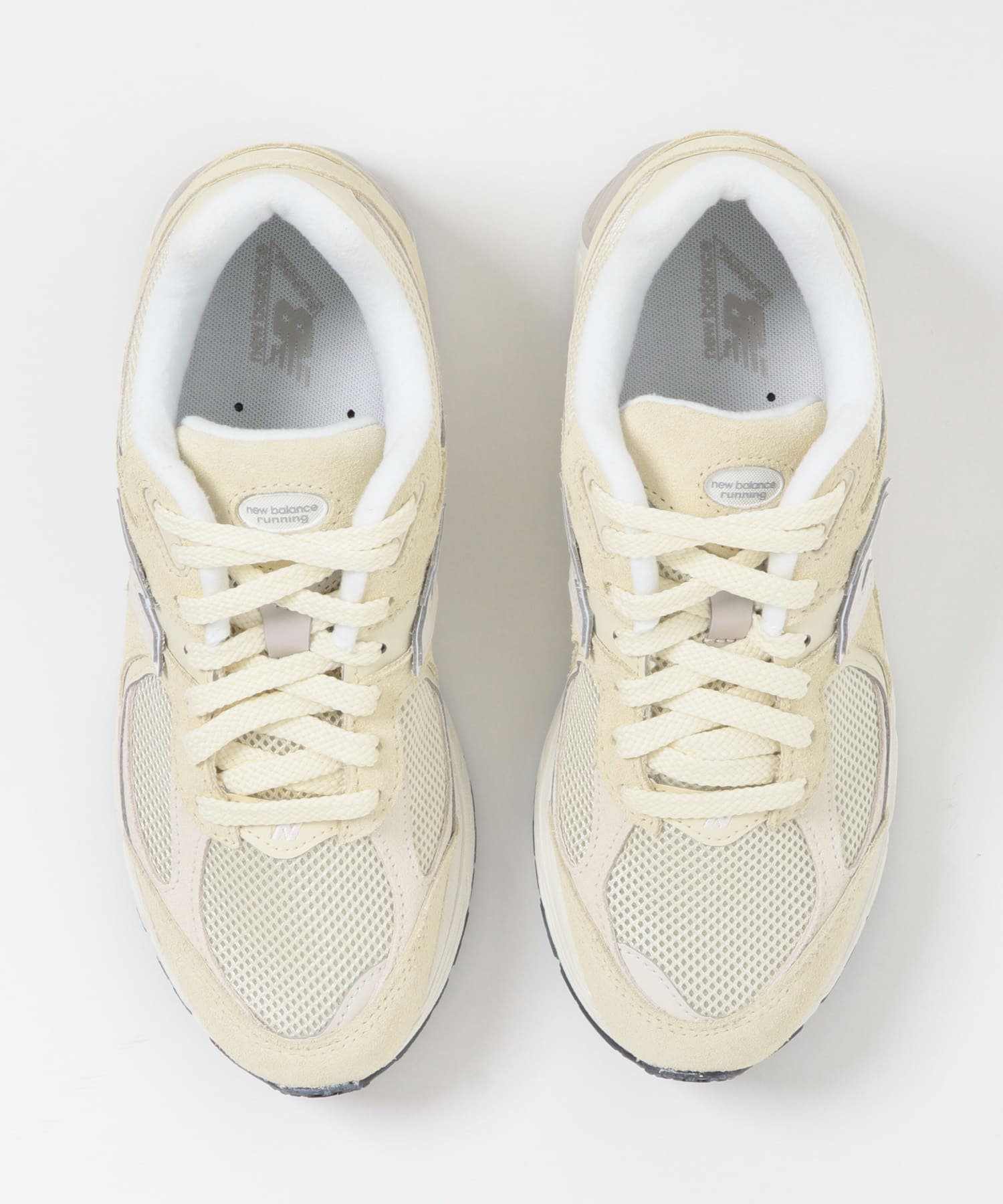 OFF WHITE