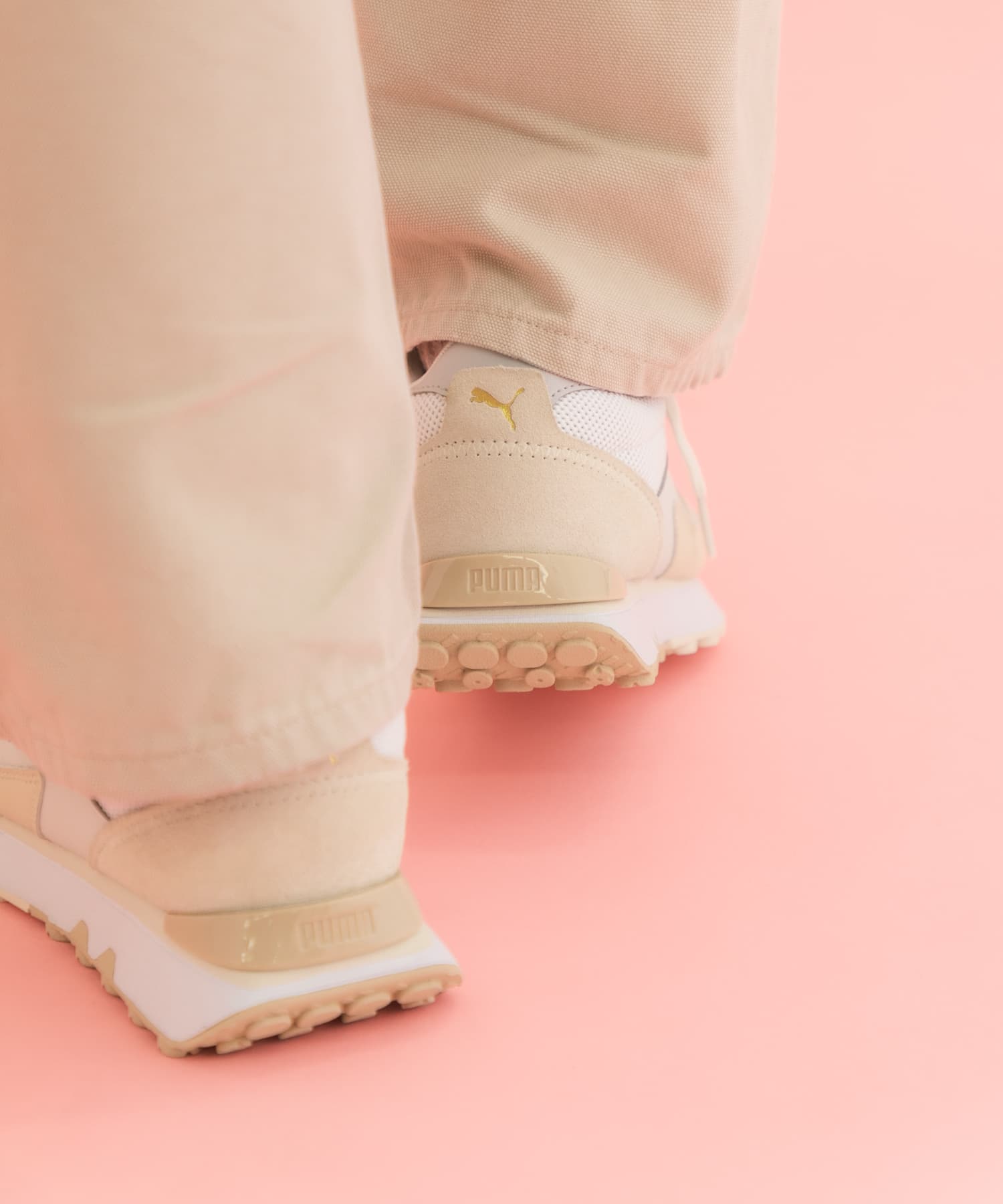 『22.5サイズ/WEB限定』PUMA　ExclusiveライダーFVWクリーン アルペンスノー 23