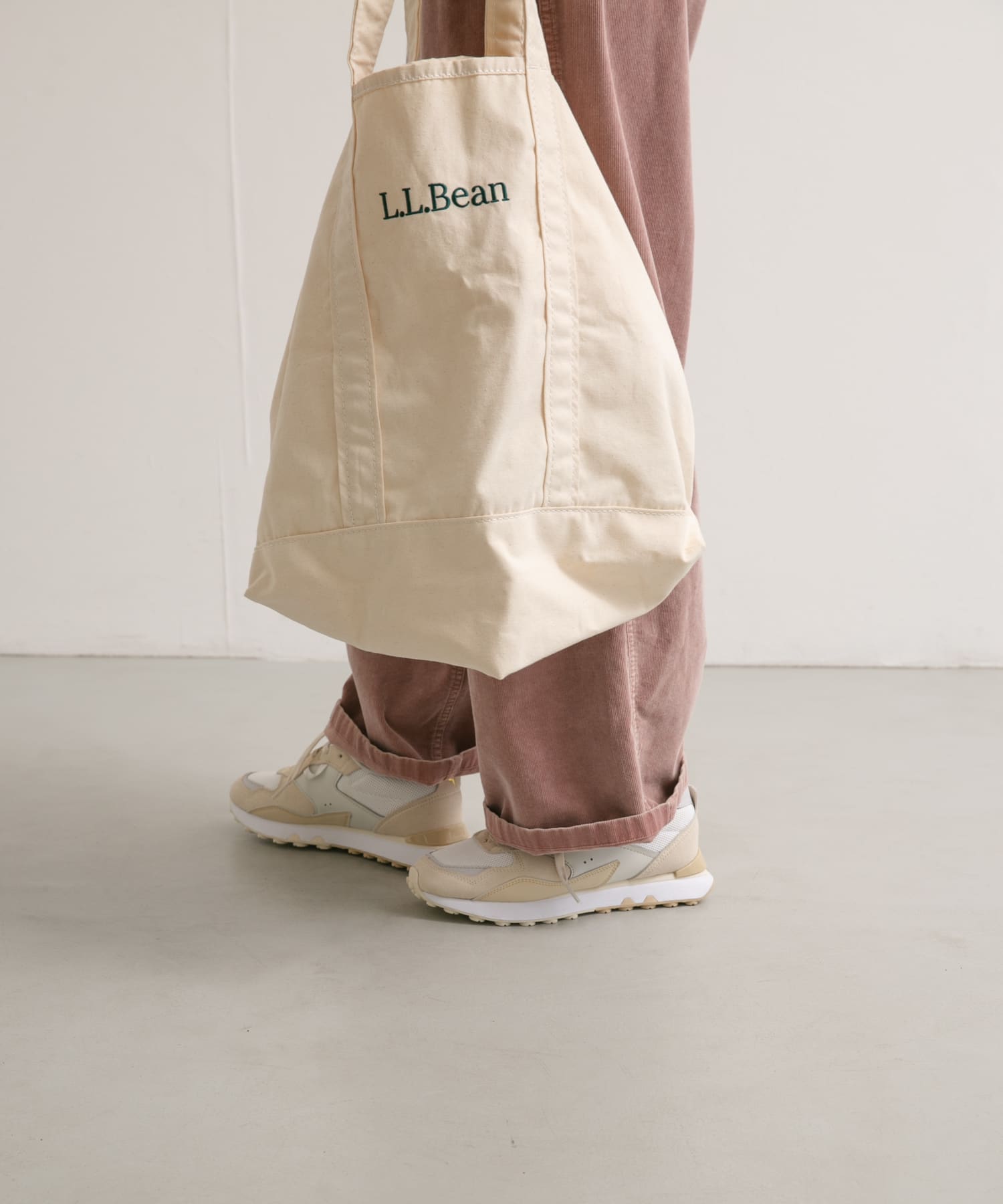 『22.5サイズ/WEB限定』PUMA　ExclusiveライダーFVWクリーン アルペンスノー 23.5