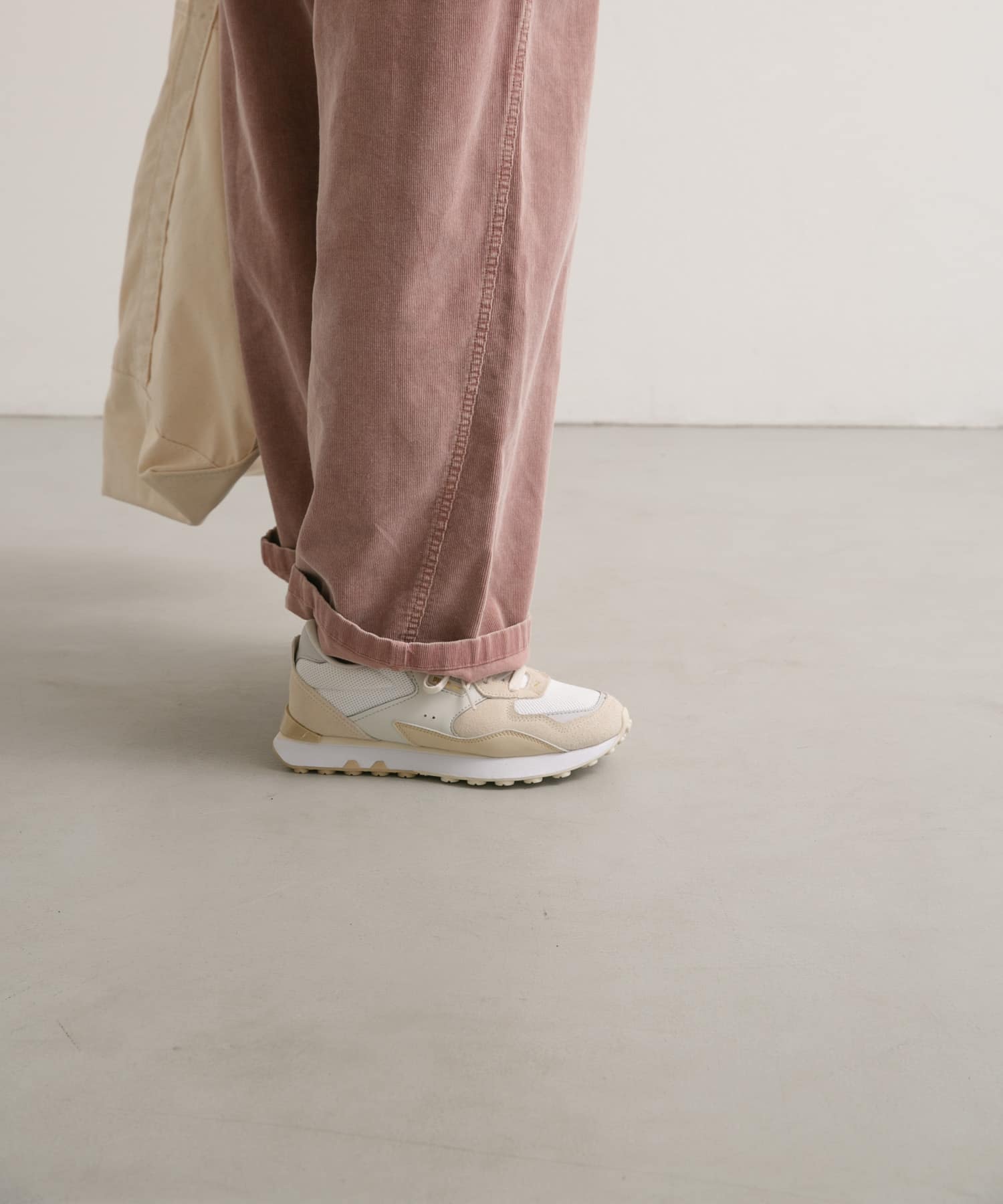 『22.5サイズ/WEB限定』PUMA　ExclusiveライダーFVWクリーン アルペンスノー 24