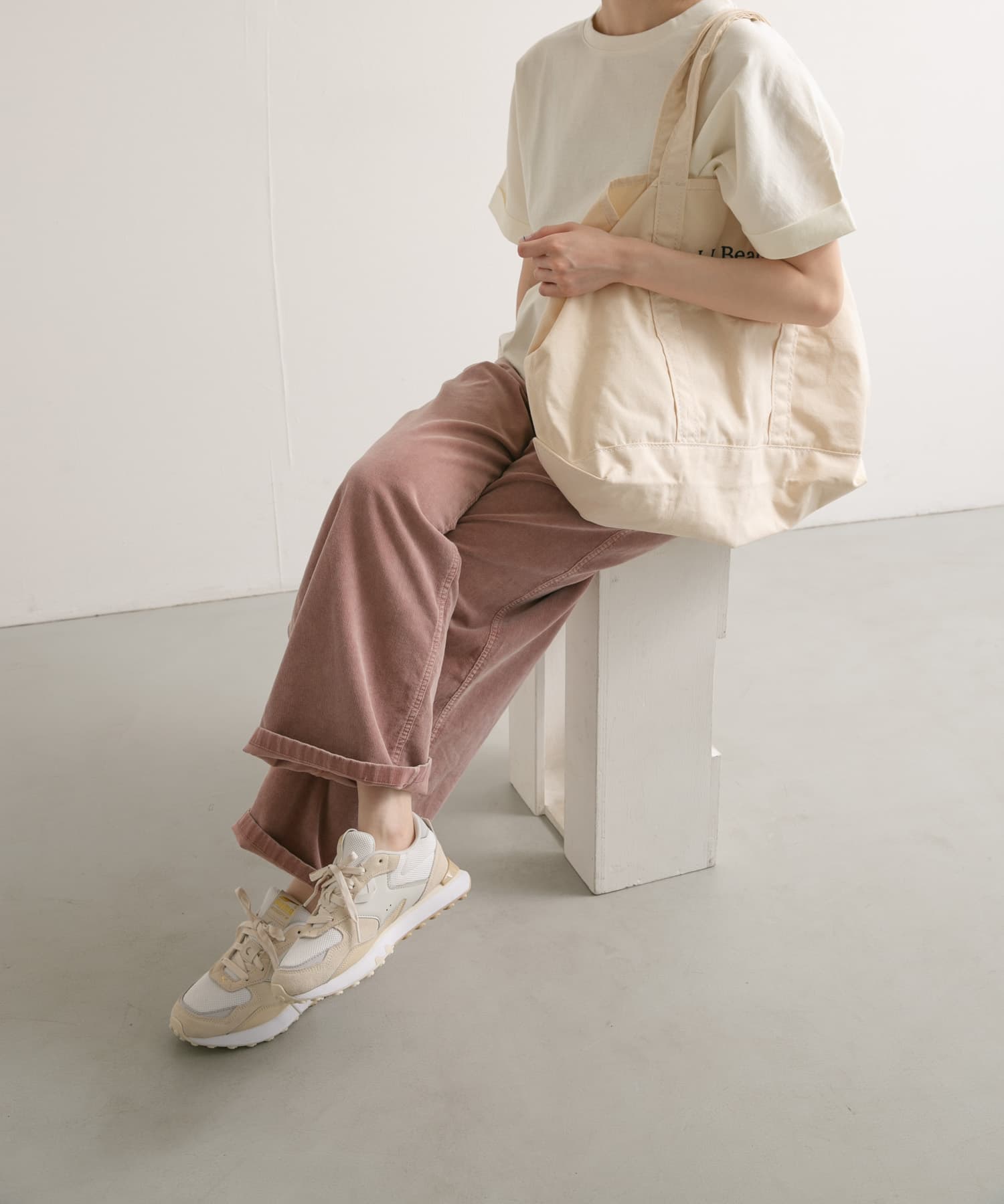 『22.5サイズ/WEB限定』PUMA　ExclusiveライダーFVWクリーン アルペンスノー 24