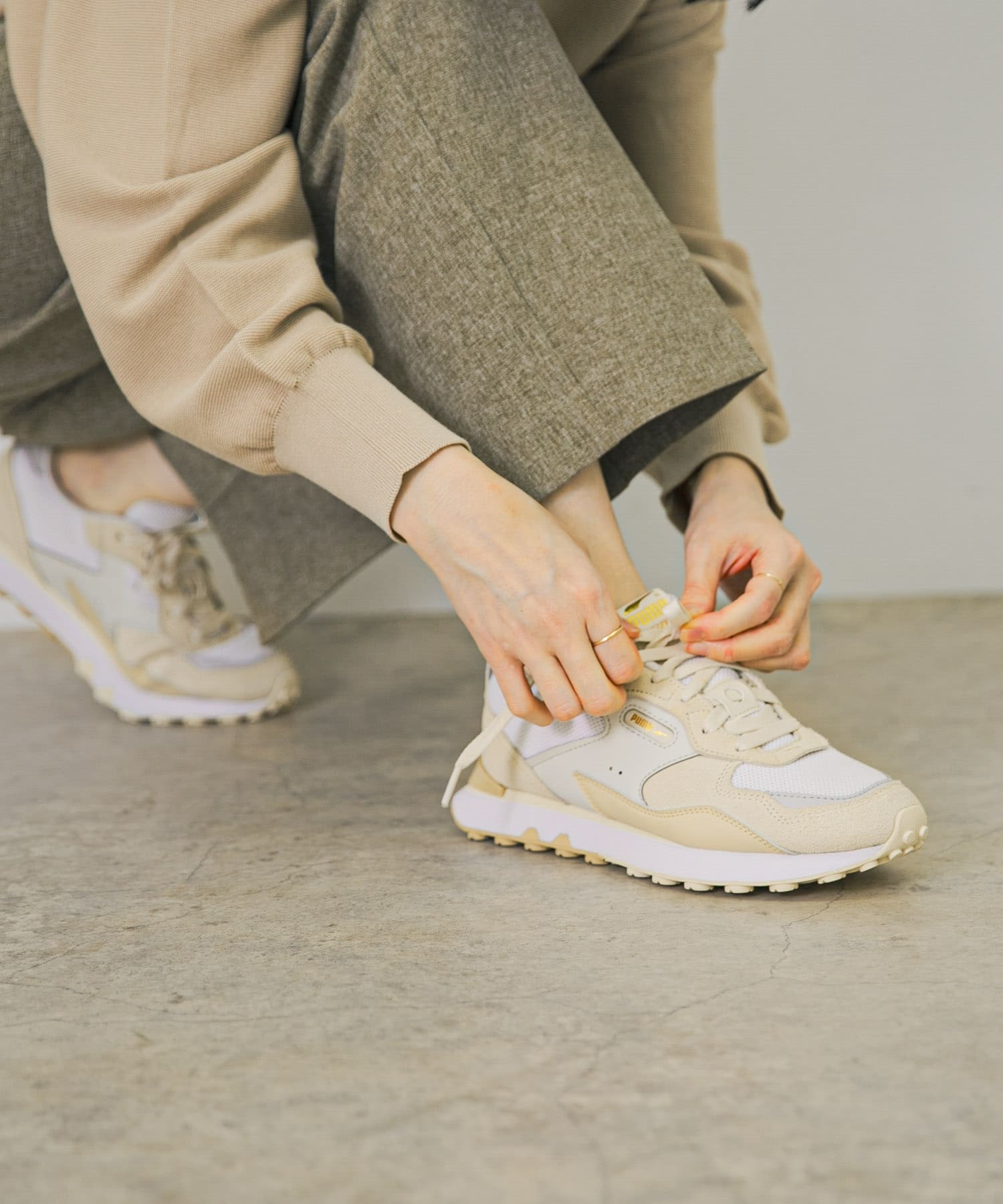 『22.5サイズ/WEB限定』PUMA　ExclusiveライダーFVWクリーン アルペンスノー 24.5