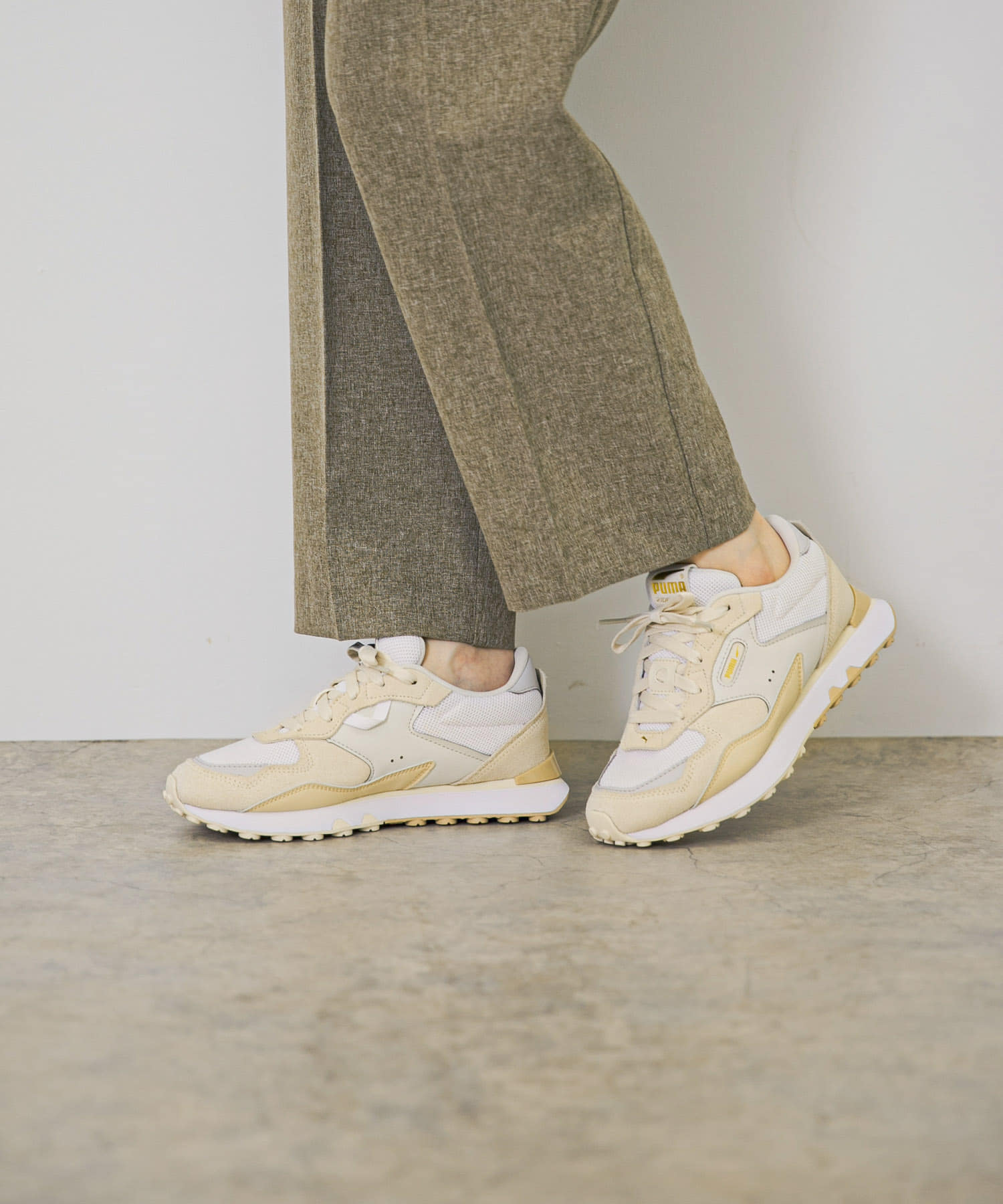 『22.5サイズ/WEB限定』PUMA　ExclusiveライダーFVWクリーン アルペンスノー 24.5
