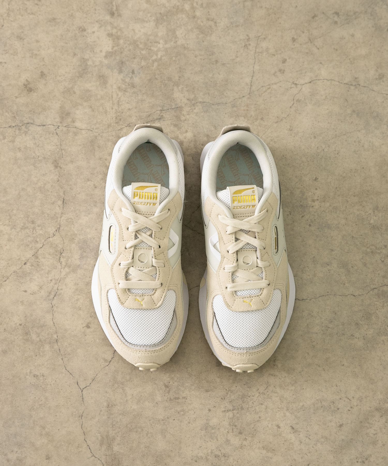 『22.5サイズ/WEB限定』PUMA　ExclusiveライダーFVWクリーン アルペンスノー 25