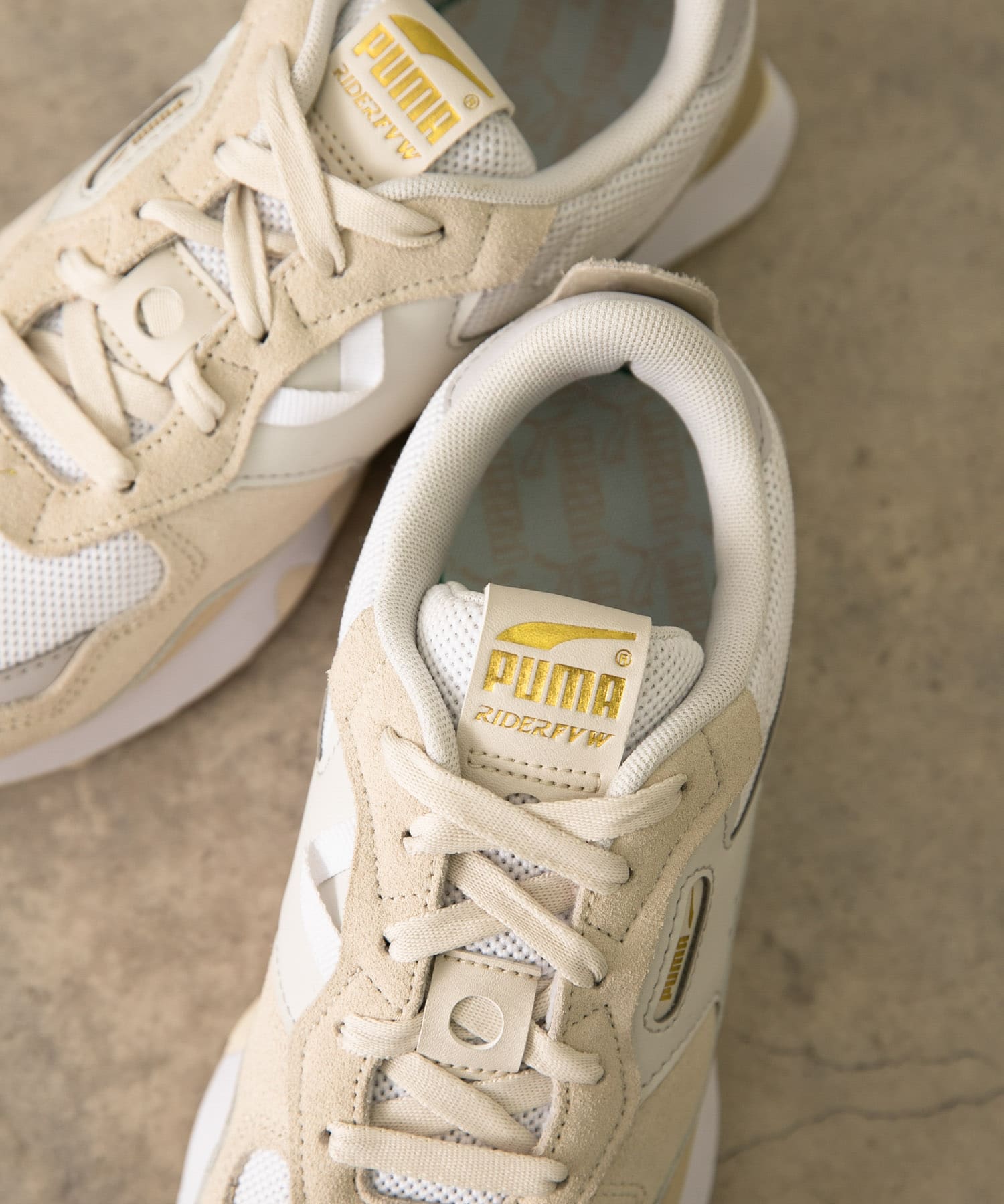 『22.5サイズ/WEB限定』PUMA　ExclusiveライダーFVWクリーン アルペンスノー 22.5