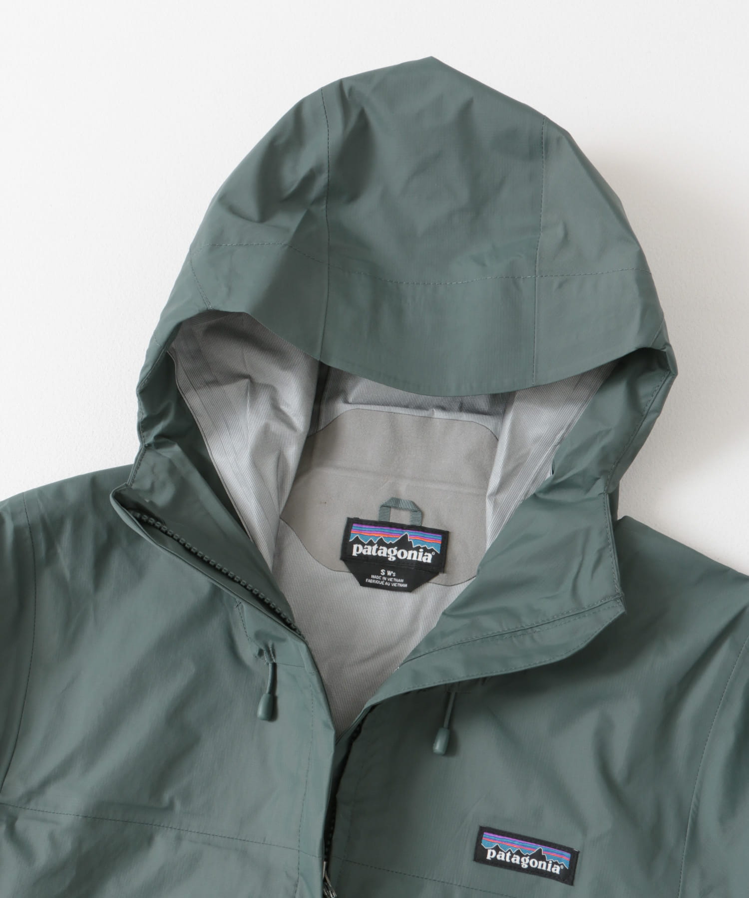 patagonia　Ws Torrentshell Rain Jacket NUVG S