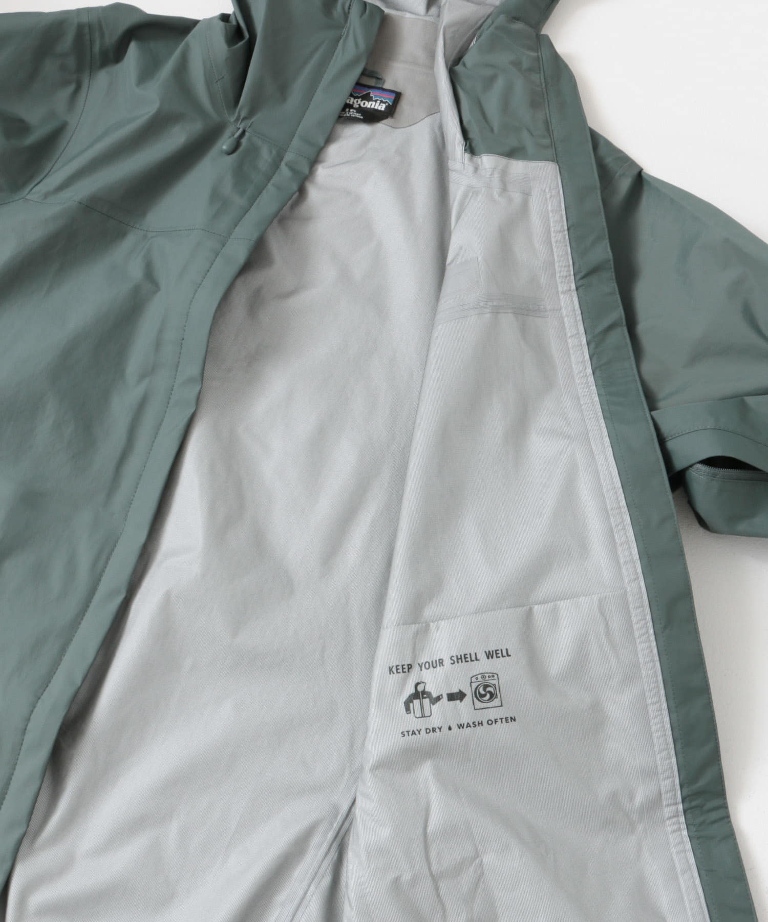 patagonia　Ws Torrentshell Rain Jacket NUVG S