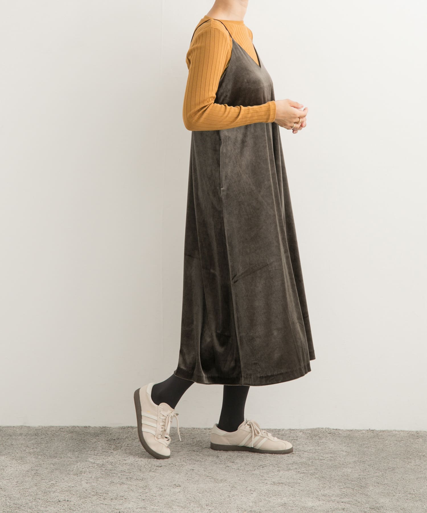 KHAKI