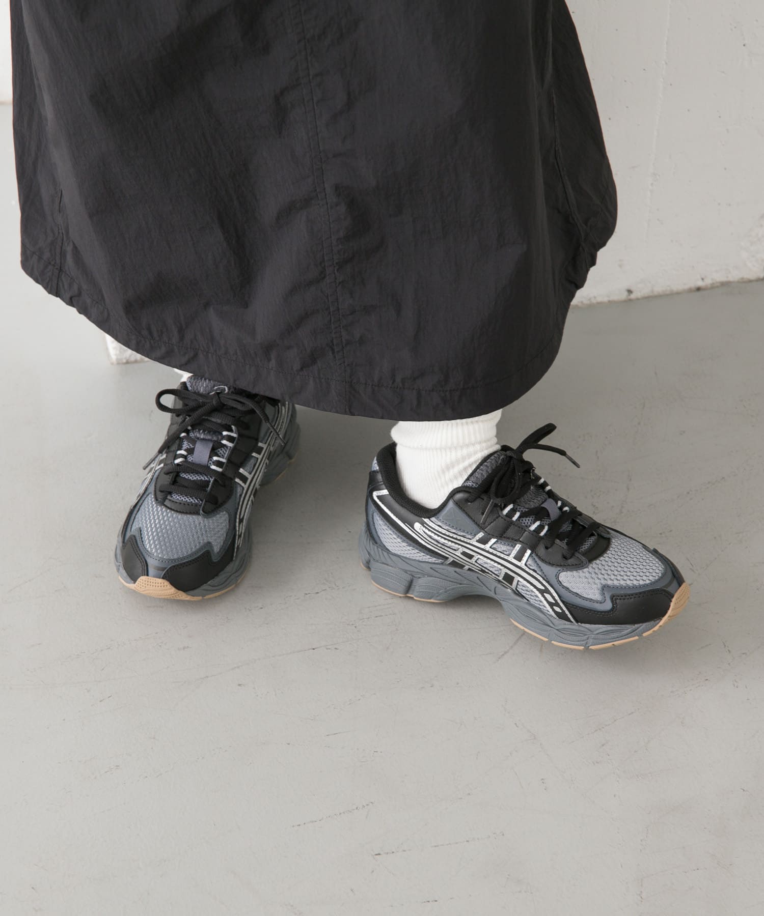 ブラック