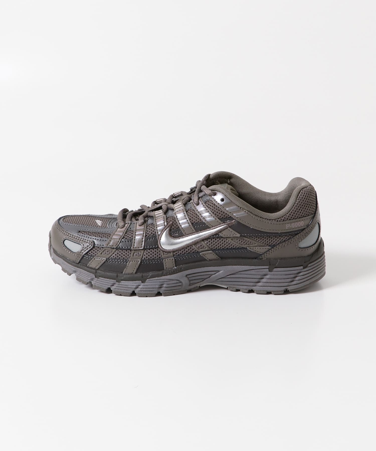 NIKE　P-6000