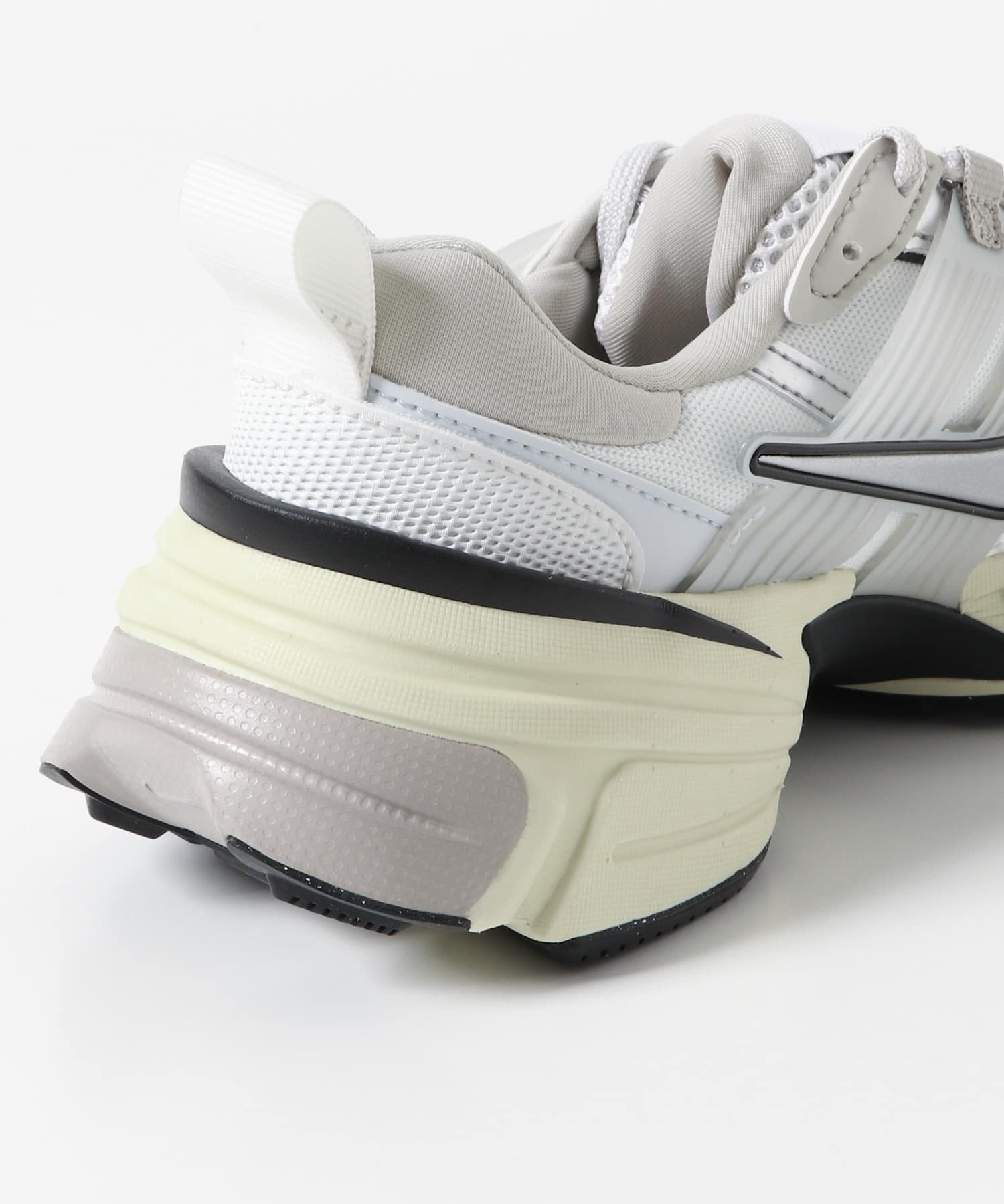 NIKE　V2Kラン サミットホワイト 23.5