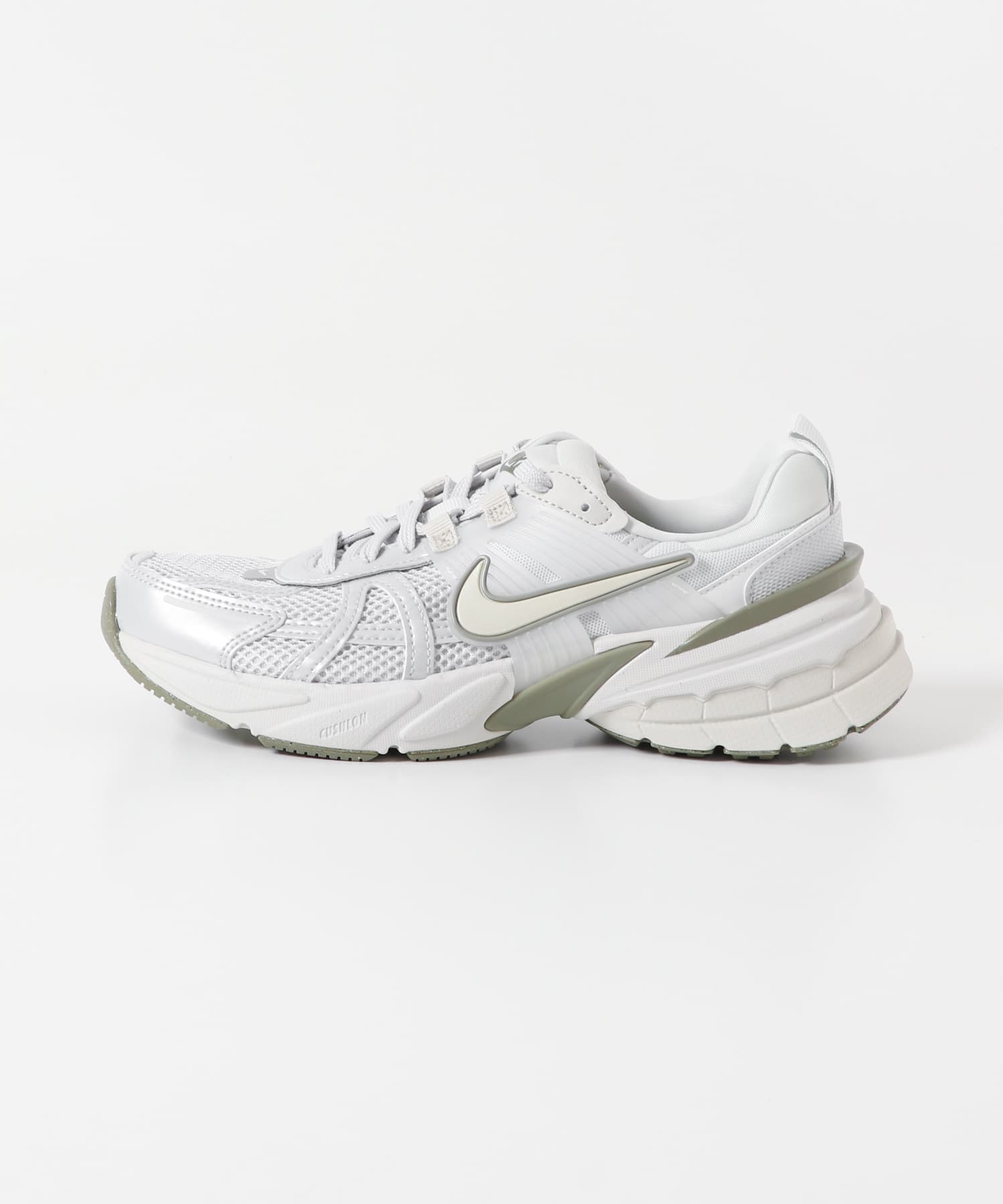 NIKE　V2Kラン LT SLVR 23.5