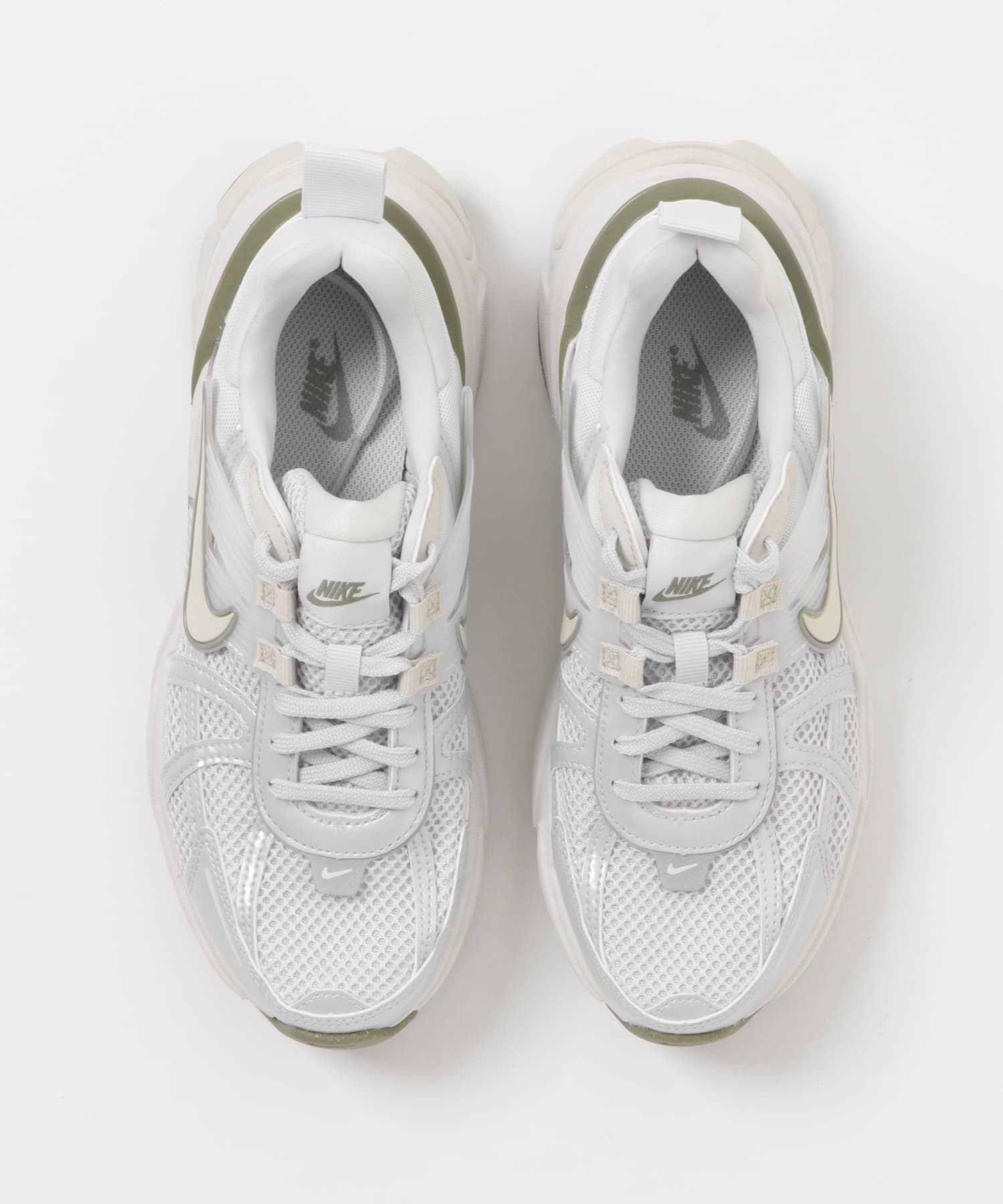 NIKE　V2Kラン LT SLVR 23.5
