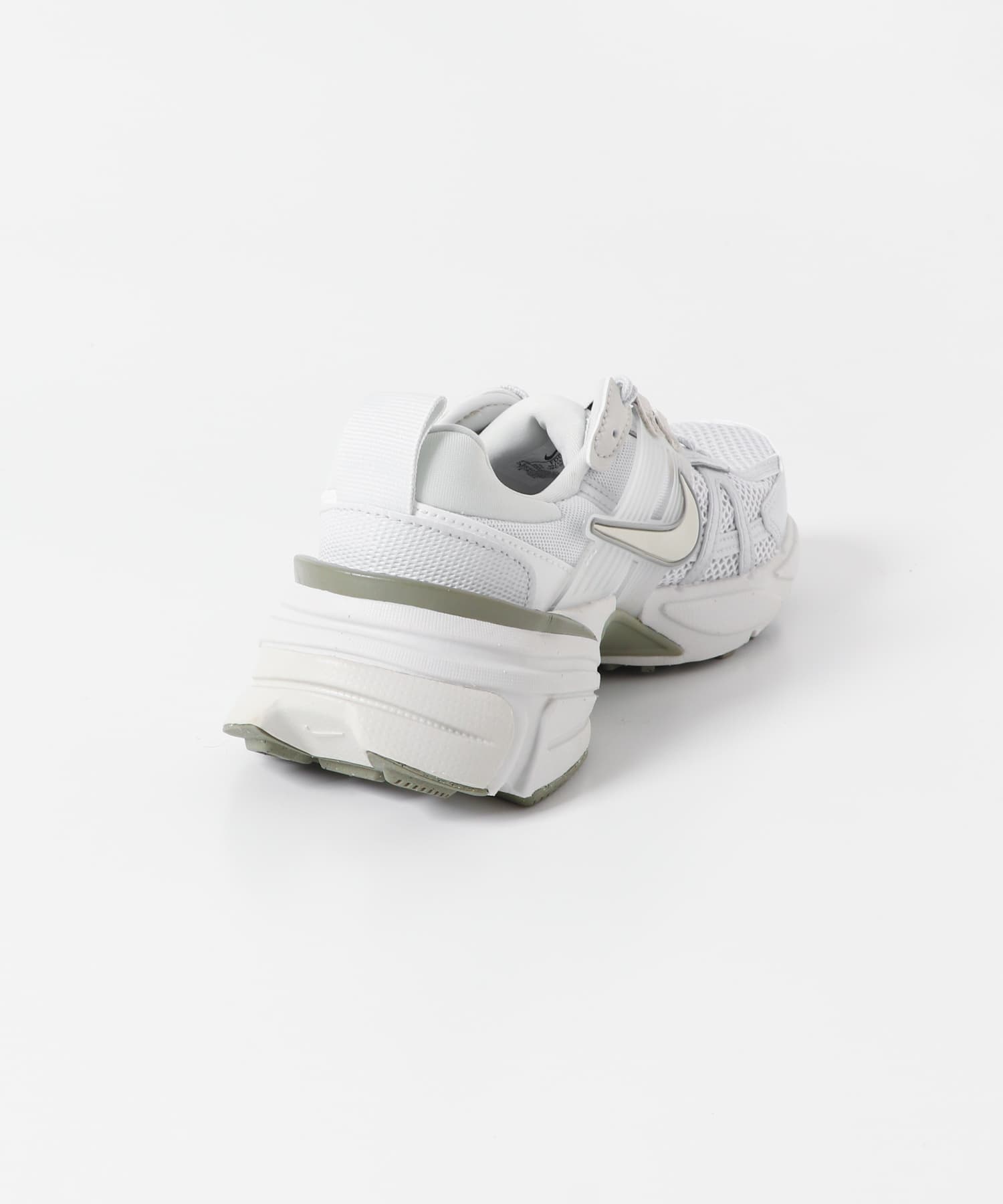 NIKE　V2Kラン LT SLVR 23.5