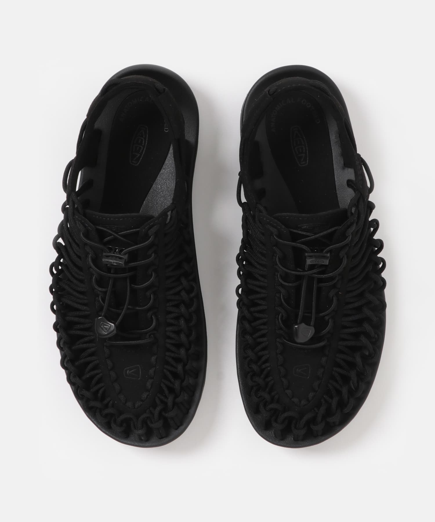 KEEN　UNEEK BLACK 23.5