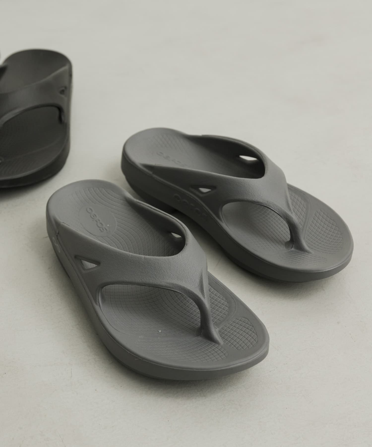 OOFOS　OOriginal Slate 5