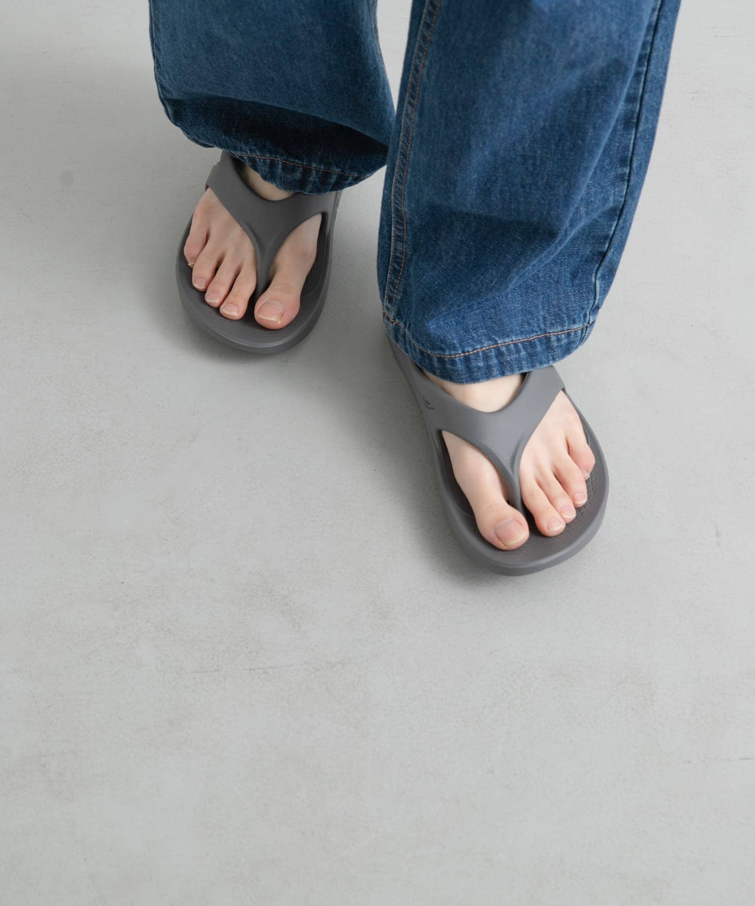 OOFOS　OOriginal Slate 5