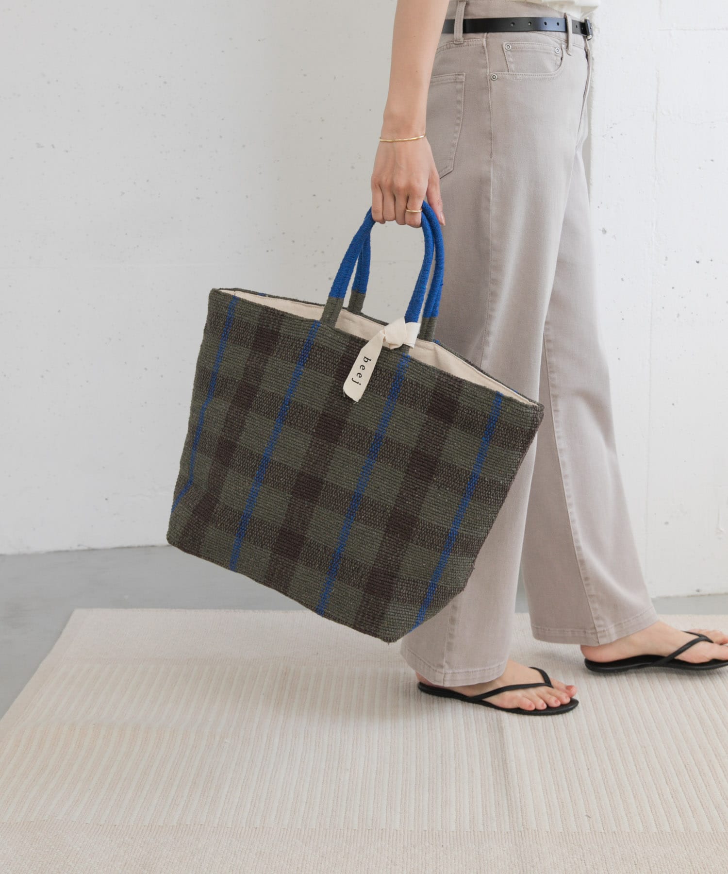 beej　recycle c woven totebag Khaki one
