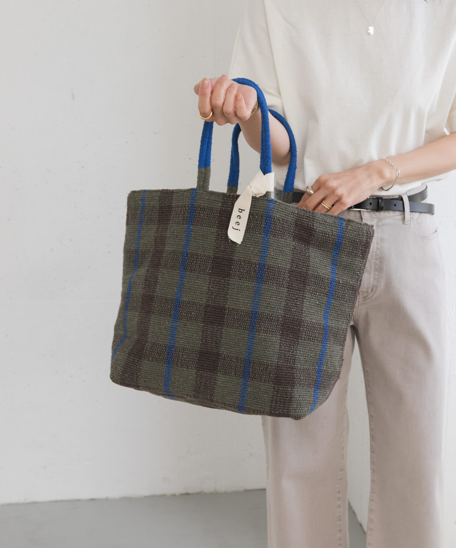 beej　recycle c woven totebag Khaki one