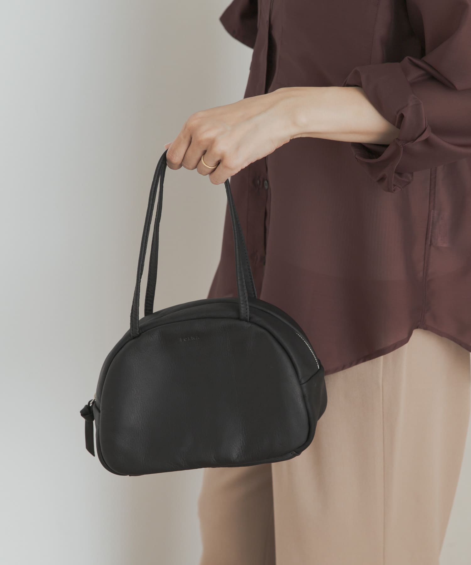 Folna　ソフトレザーボストンバッグ BLACK one