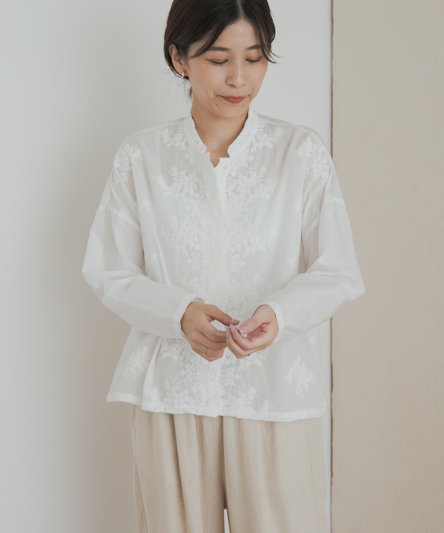 mizuiro ind lacestandcollar wideshirts(one off white): トップス