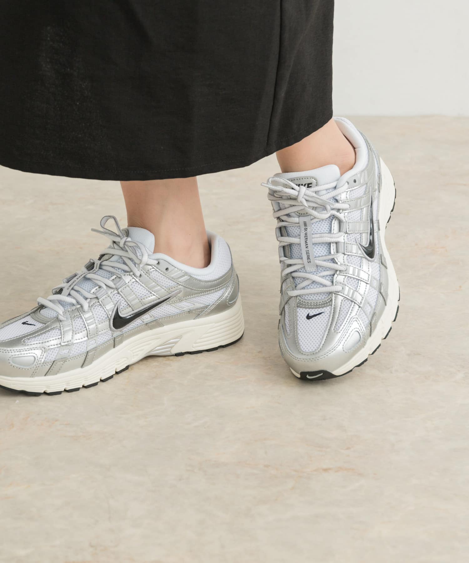 NIKE　P-6000 メタリックシルバー 23.5