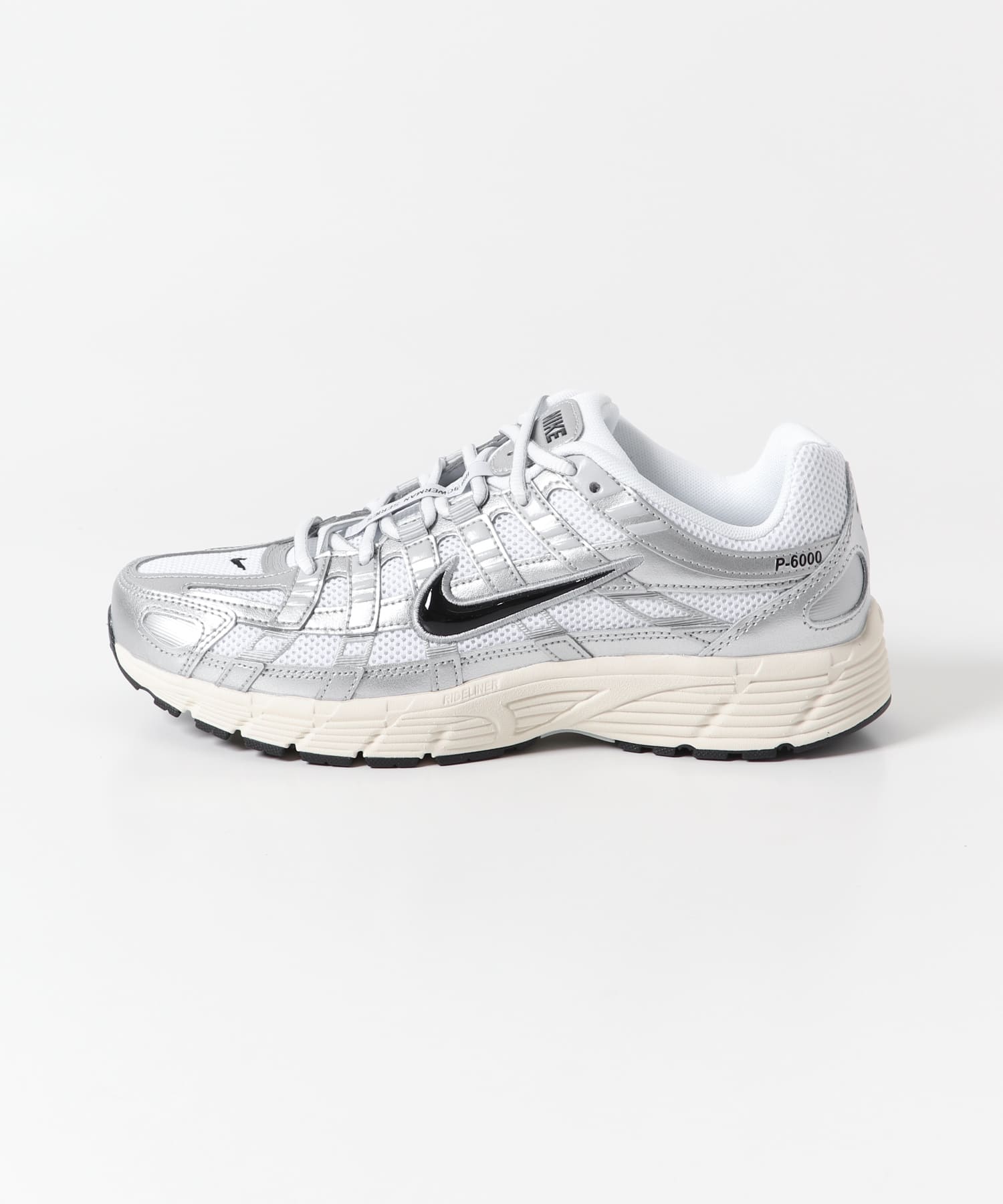 NIKE　P-6000 メタリックシルバー 23.5