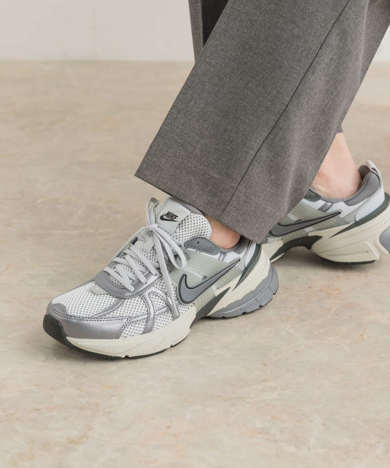 NIKE　V2K ラン